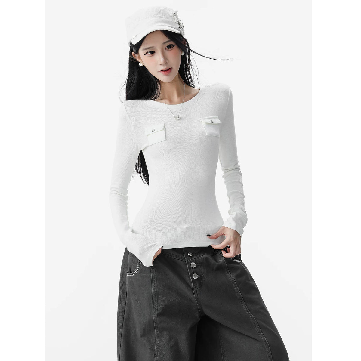 ポケット付きクルーネック長袖Tシャツ
