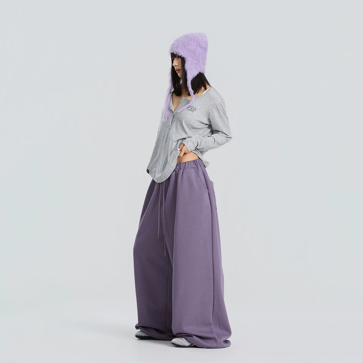 星スタッズ綿混ストレートパンツ