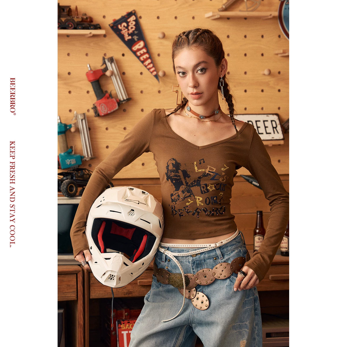Vネックラインストーン長袖Tシャツ