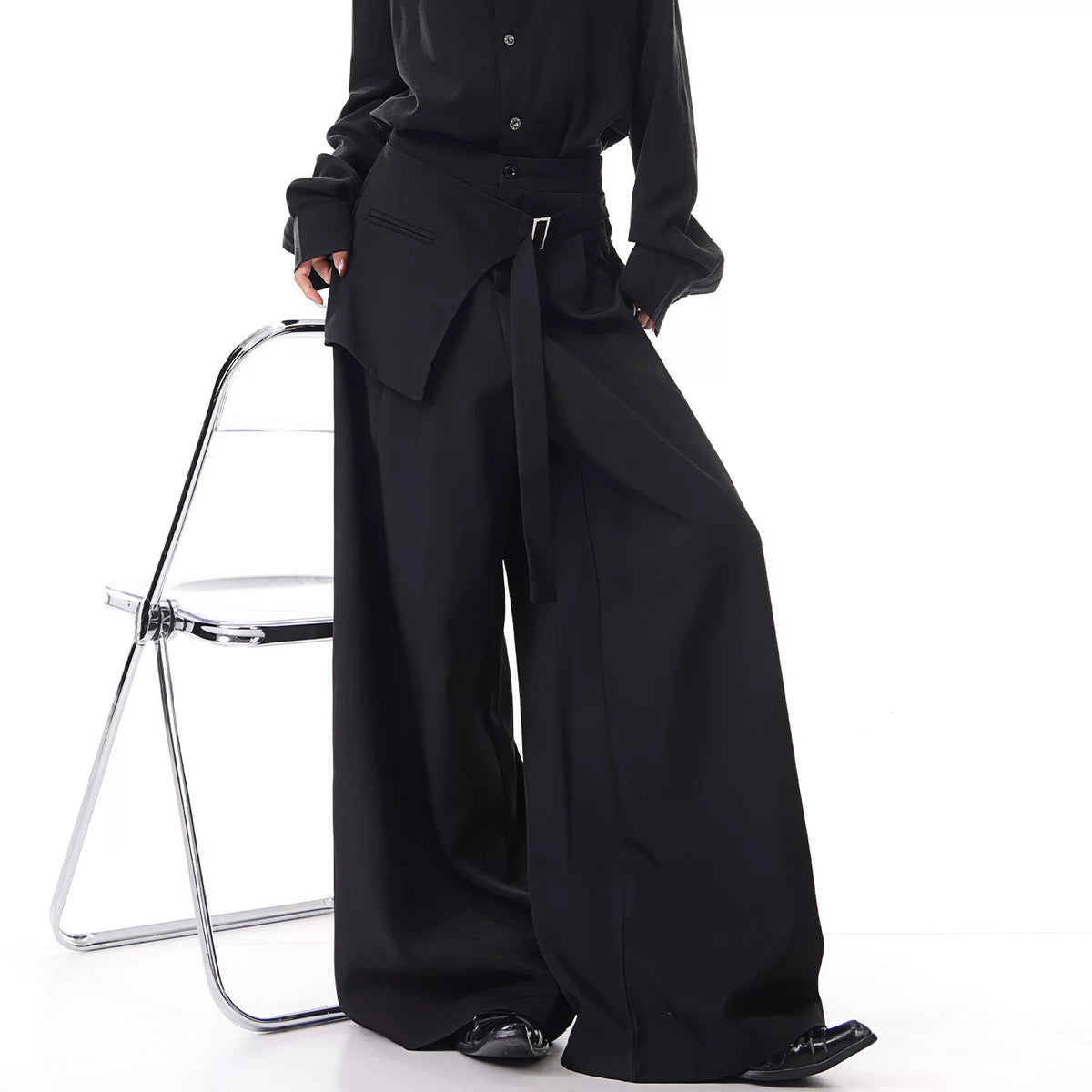 レイヤード風フラップ付きストレートワイドスラックス