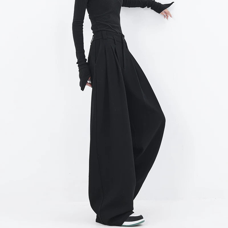 タック入りワイドパンツ
