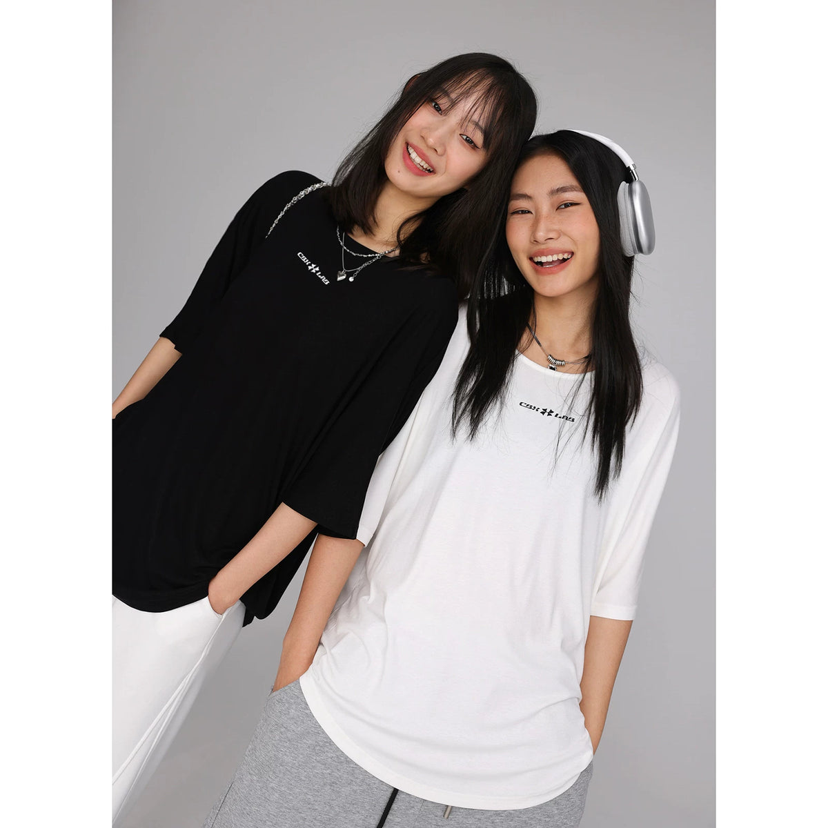 背中見せ半袖カバーアップTシャツ