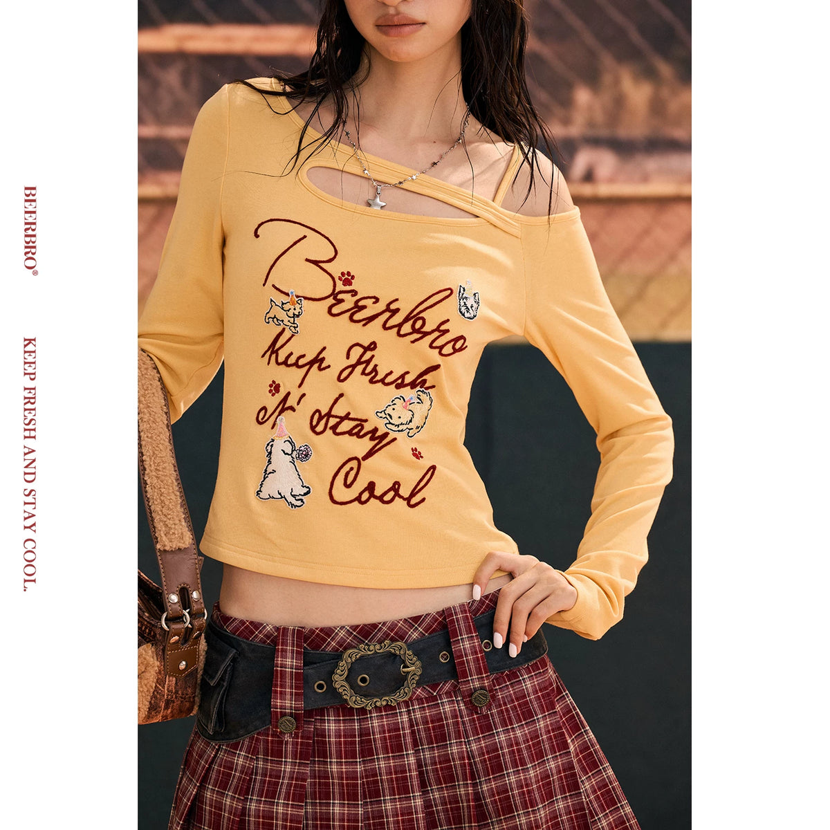 ワンショルダー刺繍長袖Tシャツ