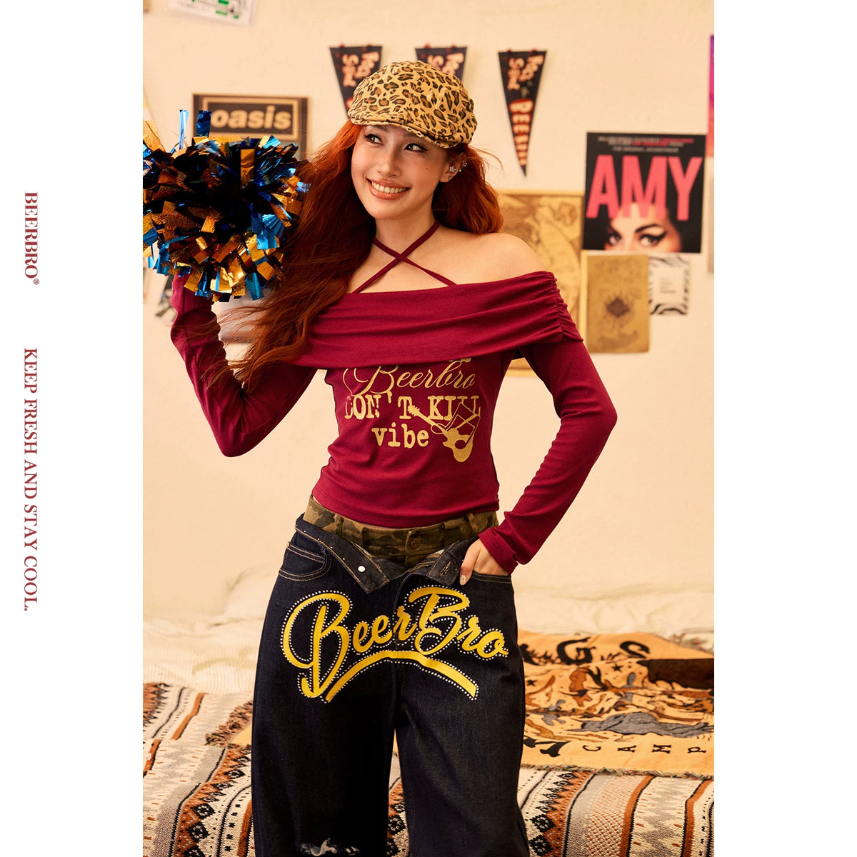 オフショルダー箔プリント長袖Tシャツ
