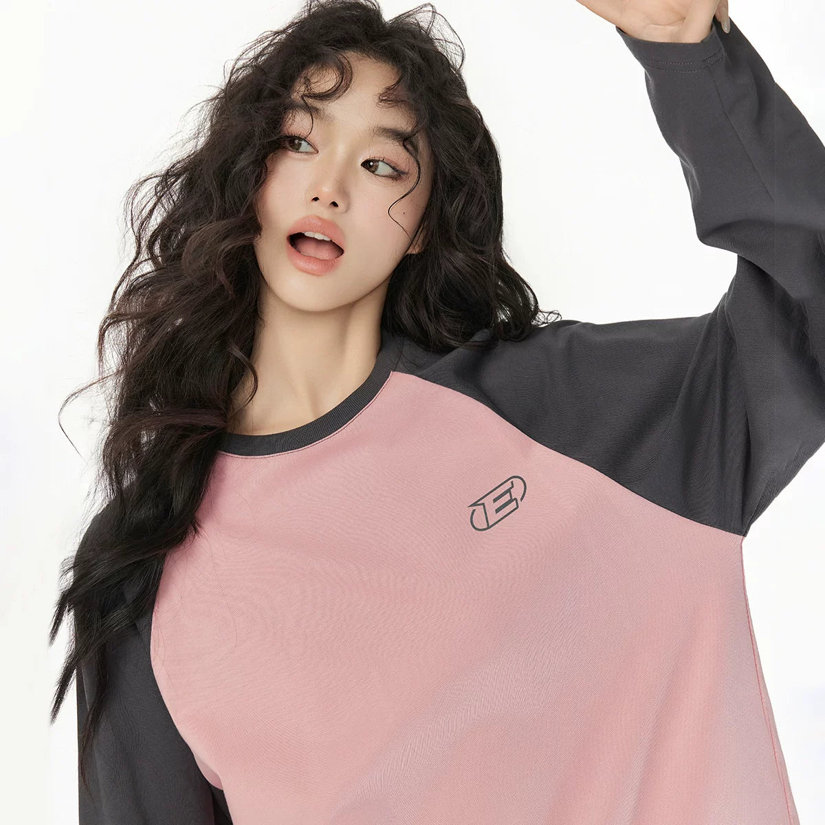 ロゴプリントラグラン長袖Tシャツ