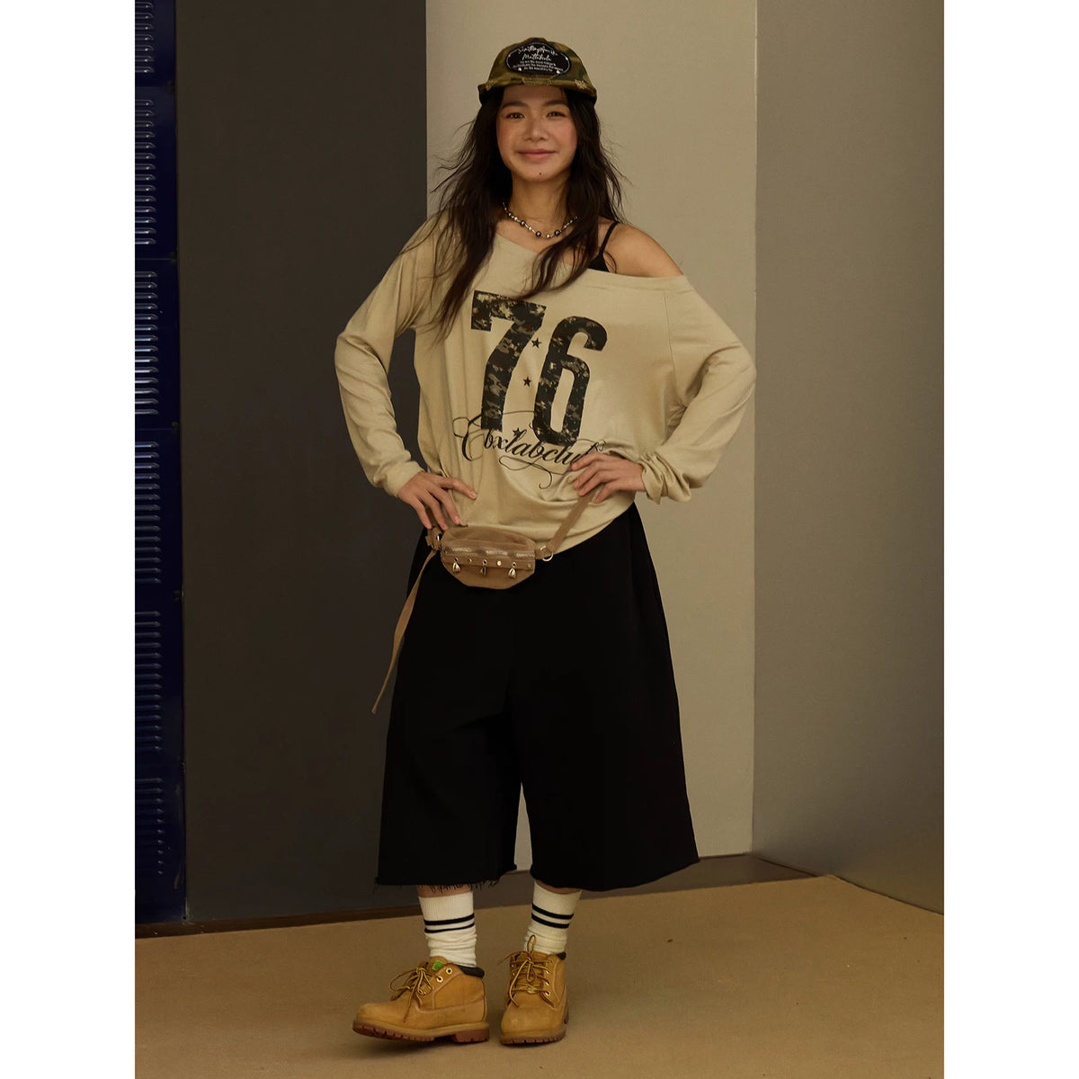 迷彩柄斜めオフショルダー長袖トップス
