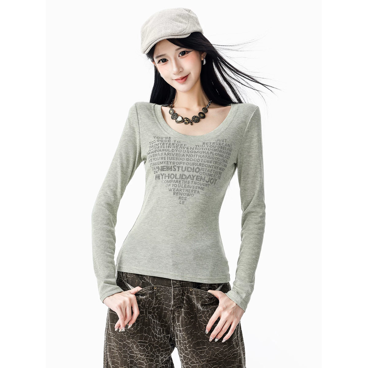ローネックロゴプリント長袖Tシャツ