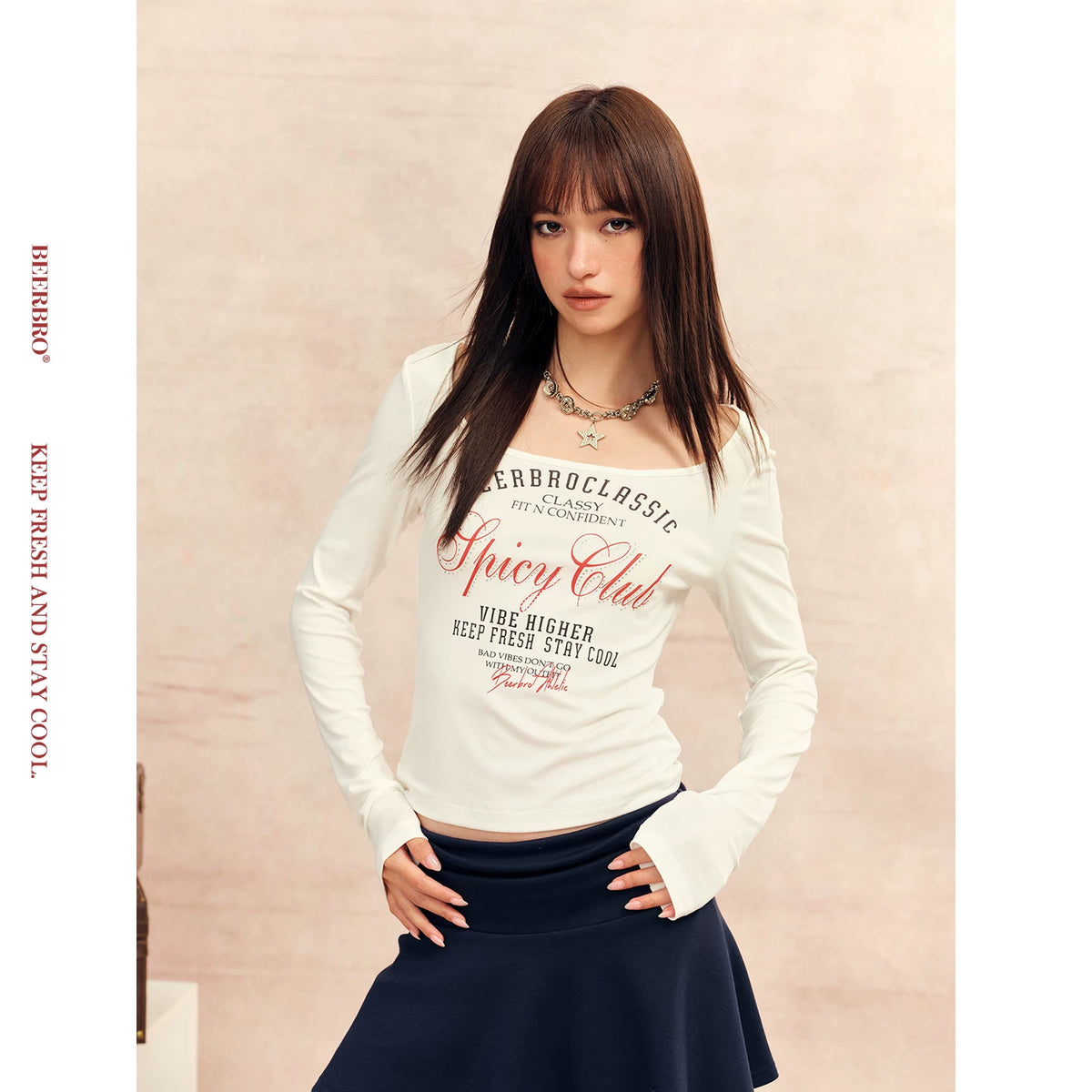 Uネックプリント長袖Tシャツ