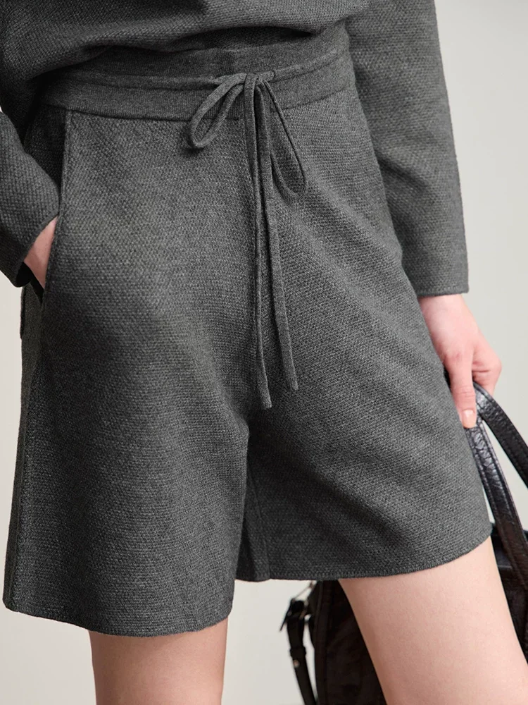 Amii ハイネック ニット ショートパンツ セット
