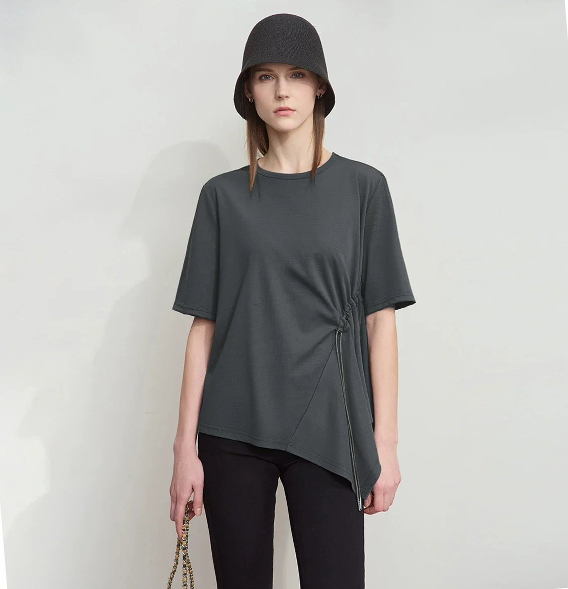 Amii シルク混 ポンチ アシンメトリー 半袖Tシャツ