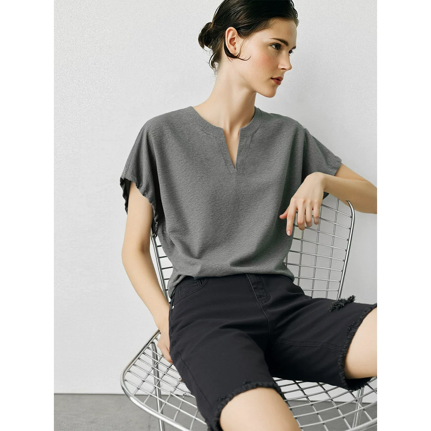Amii Vネック アジャスター袖 ストレッチTシャツ