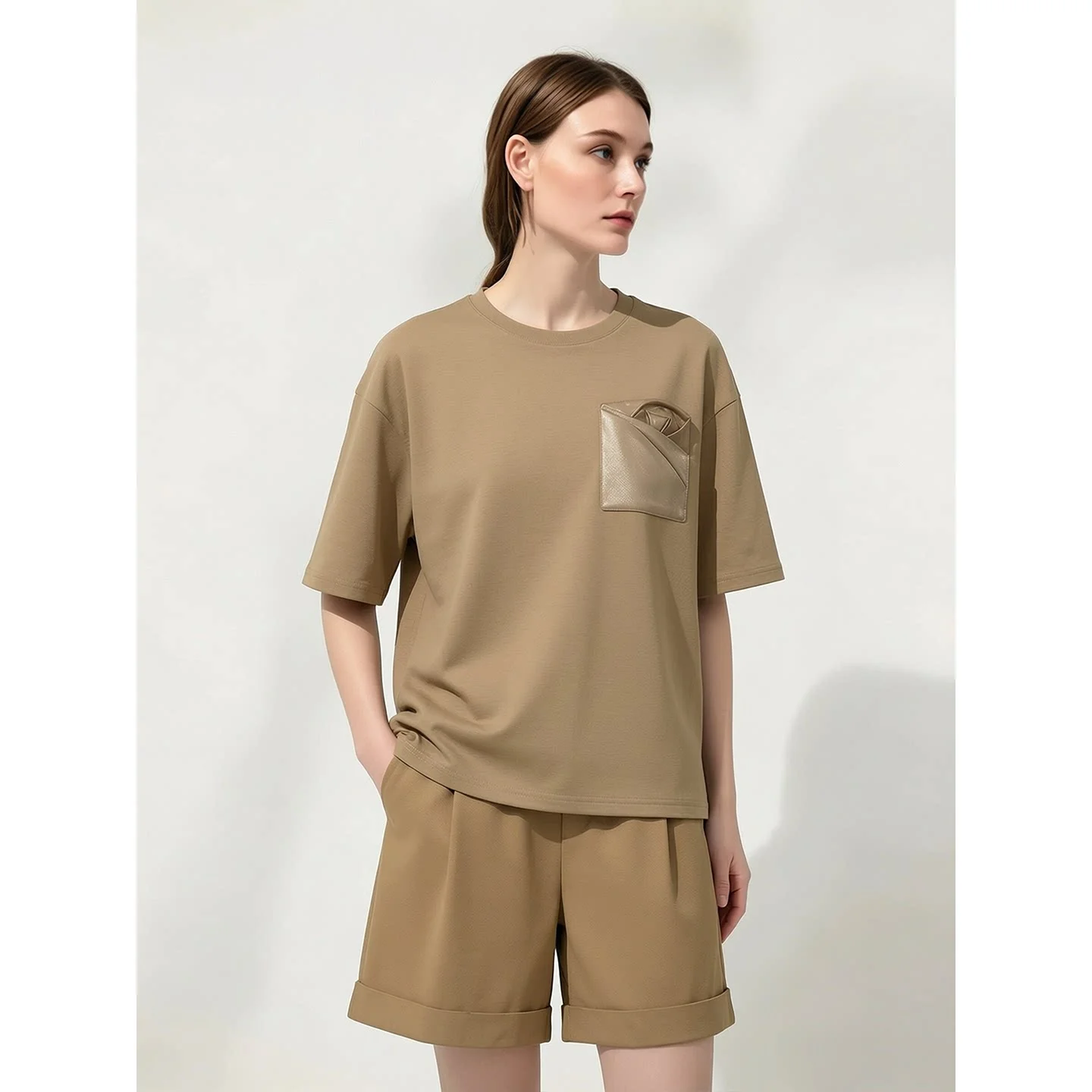 Amii 折り紙ローズ サテンポケット コクーンTシャツ