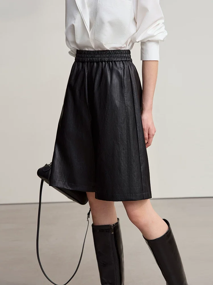 Amii 樹皮シワ エコレザー ワイドショートパンツ