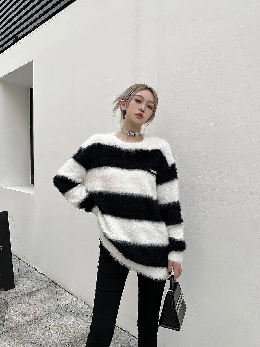 BB BLUE ミンク調 長毛 ゆったり ニット ブラック×ホワイト｜商品写真