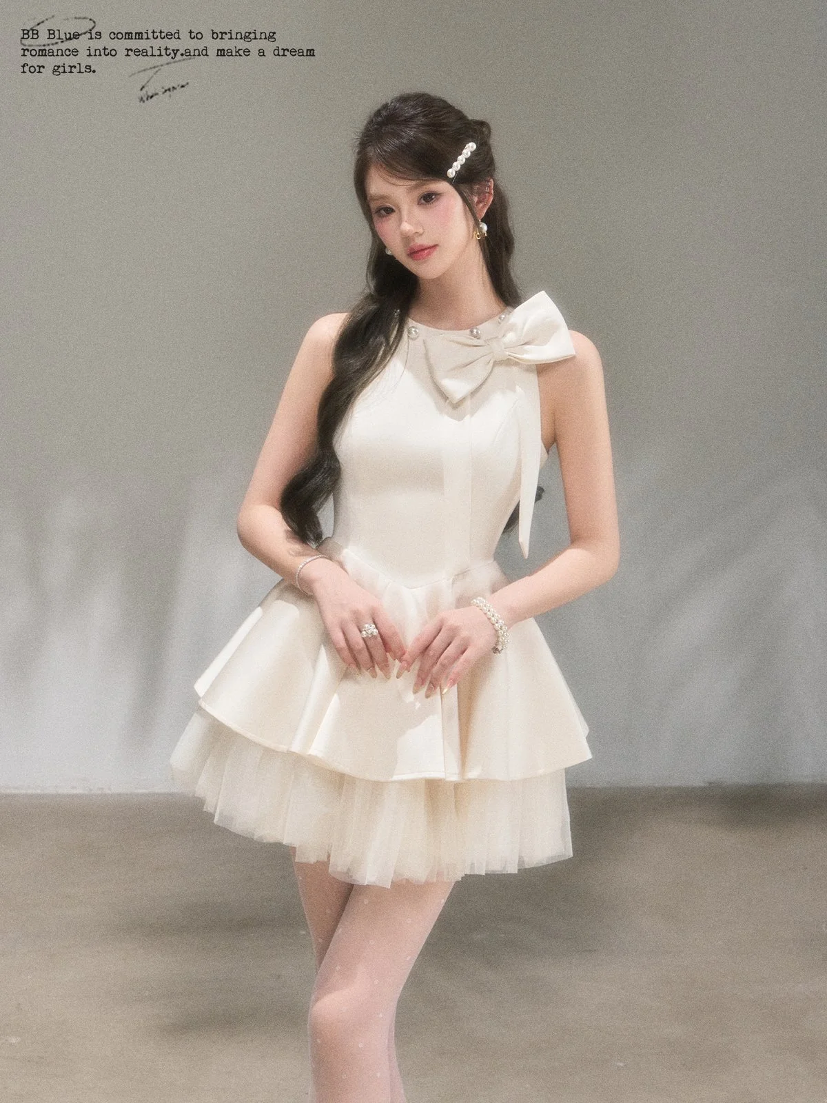 BB BLUE 丸首 リボン ノースリーブ Aラインワンピース｜商品写真