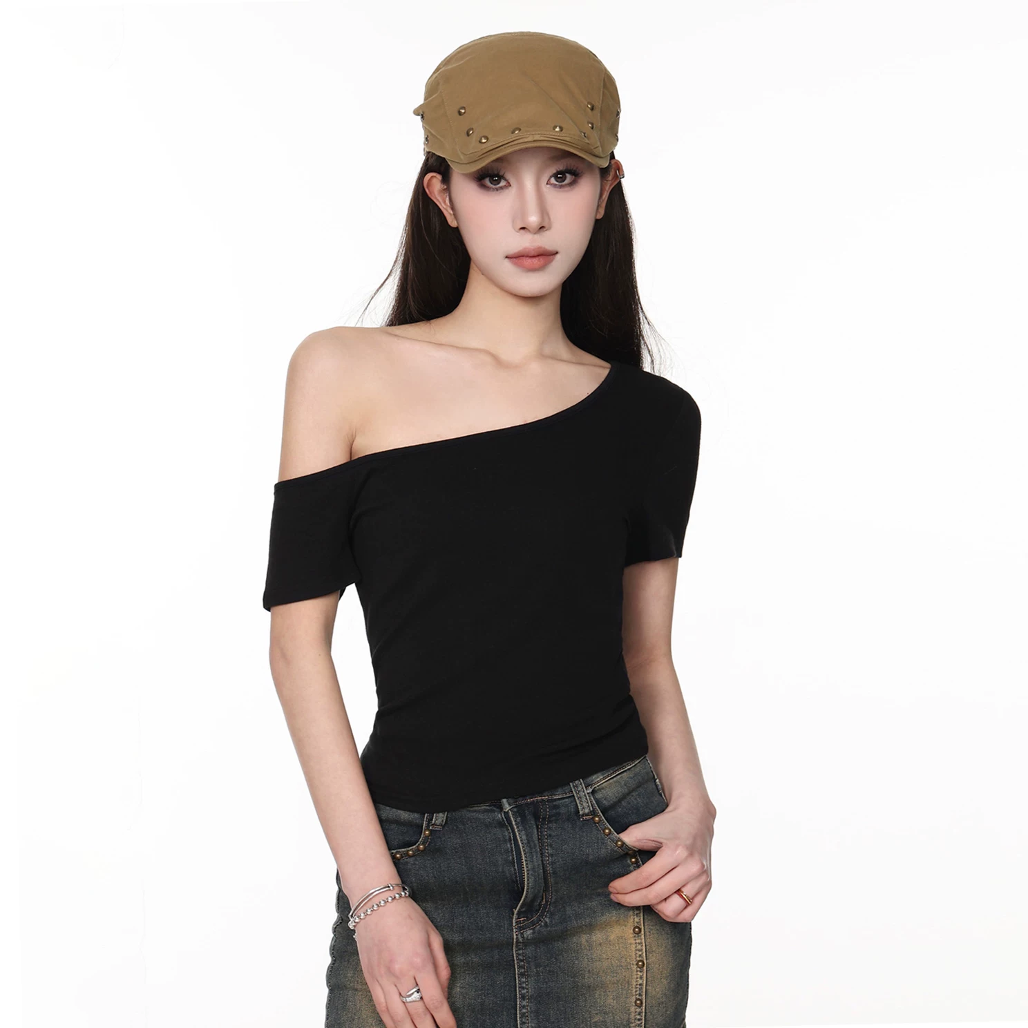 オフショルダー ショート丈 半袖Tシャツ 商品写真