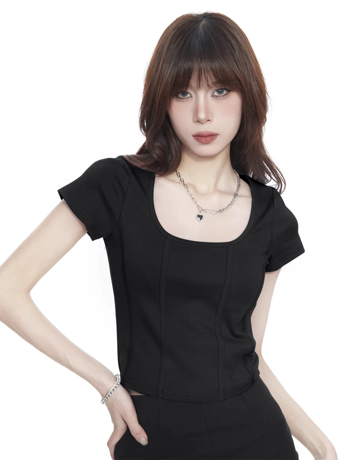 スクエアネック ショート丈 半袖Tシャツ 商品写真