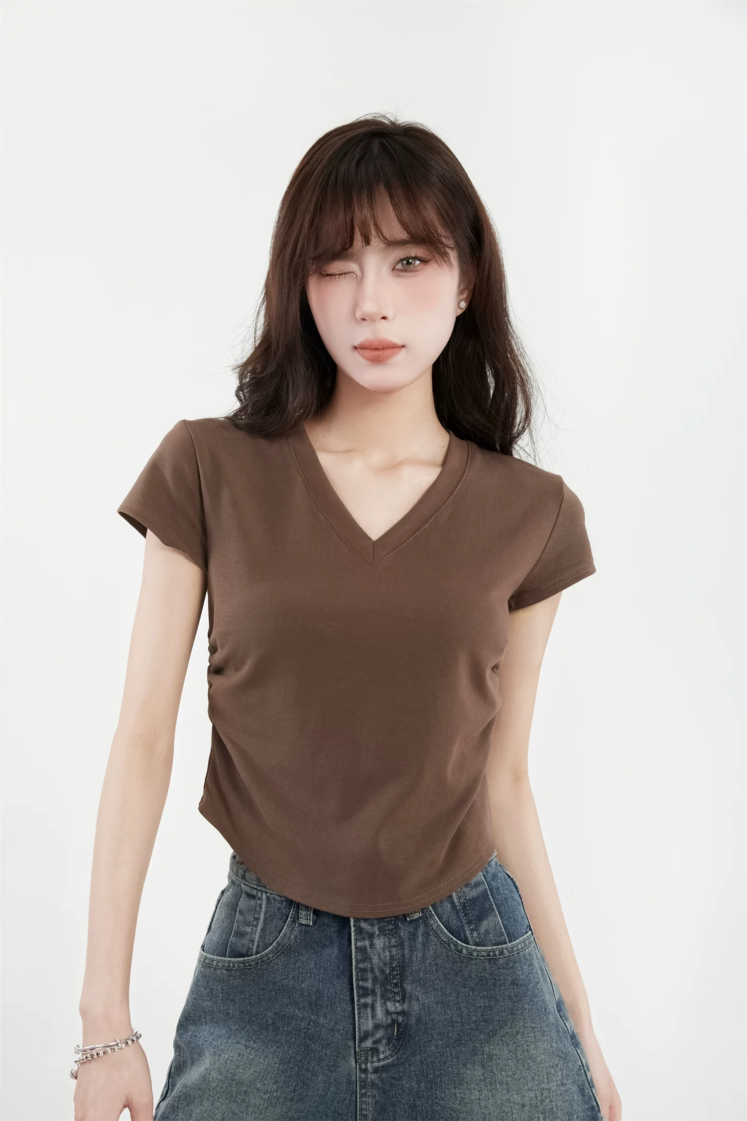 Vネック ショート丈 半袖Tシャツ 商品写真