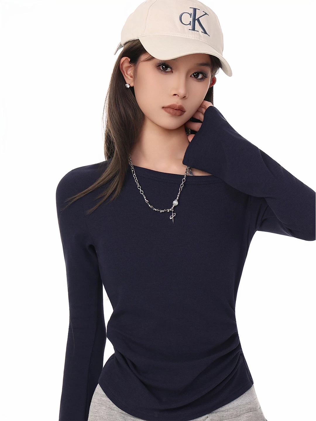 オフショルダー 長袖Tシャツ 商品写真