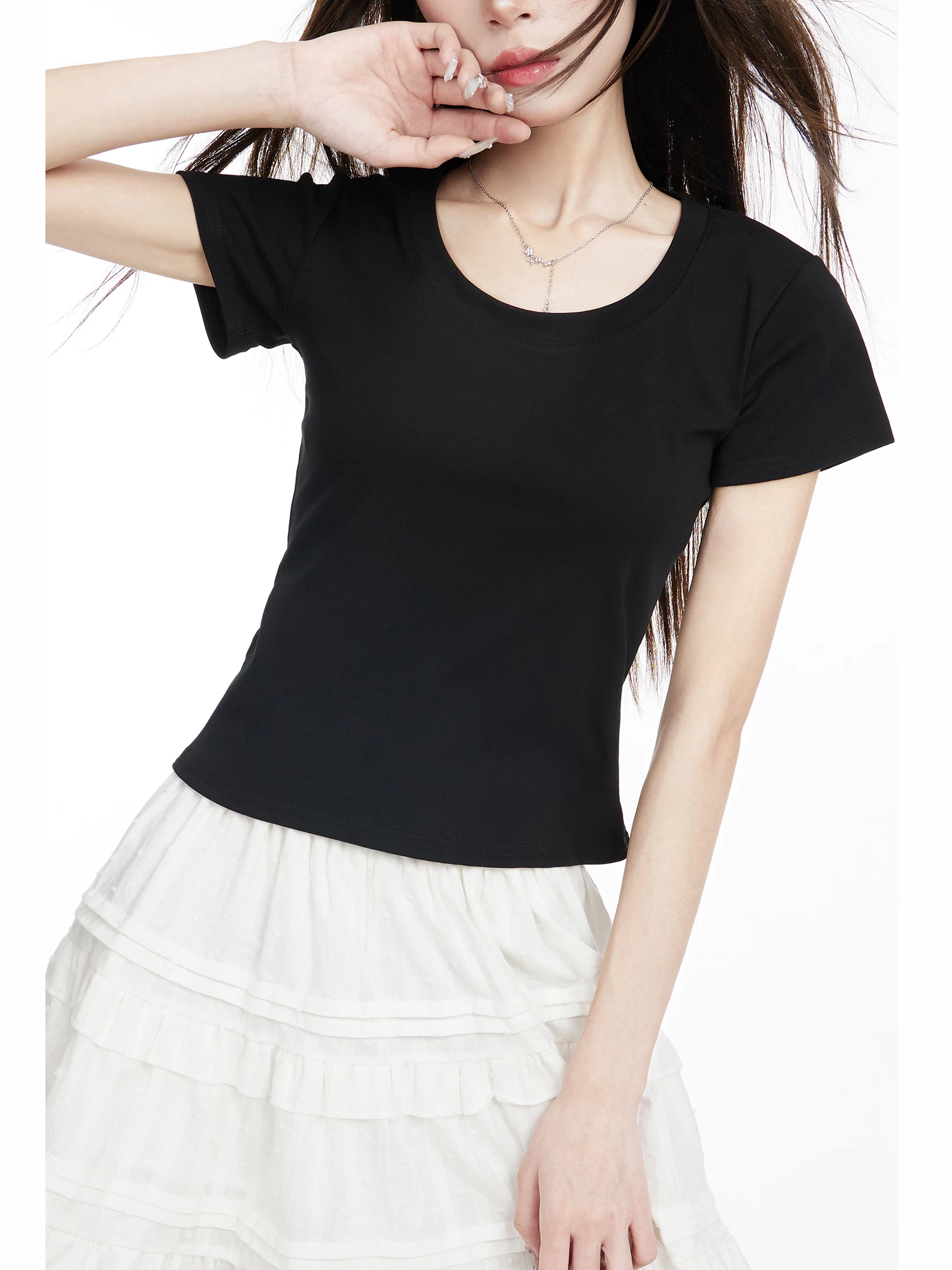 Uネック ショート丈 半袖Tシャツ 商品写真