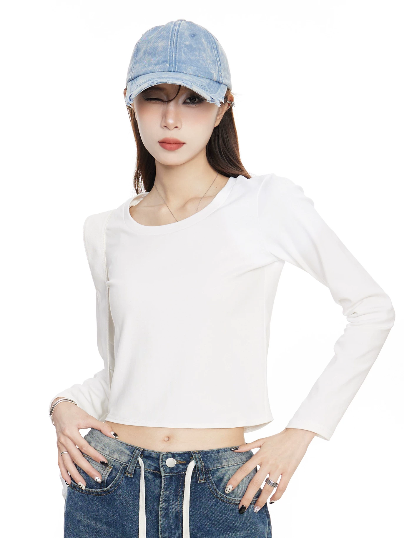 クルーネック ショート丈長袖Tシャツ 商品写真