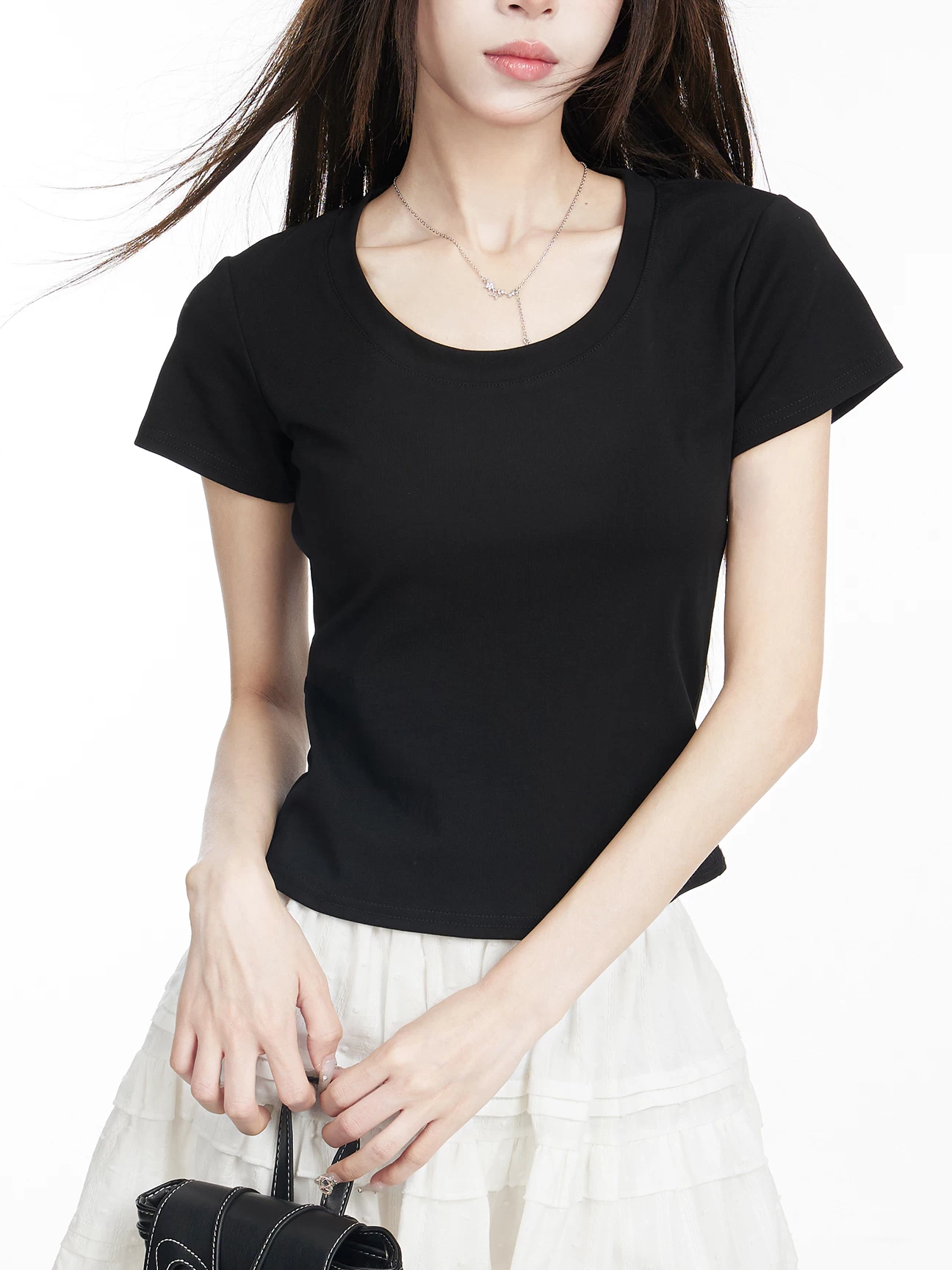 Uネック ショート丈 半袖Tシャツ 商品写真