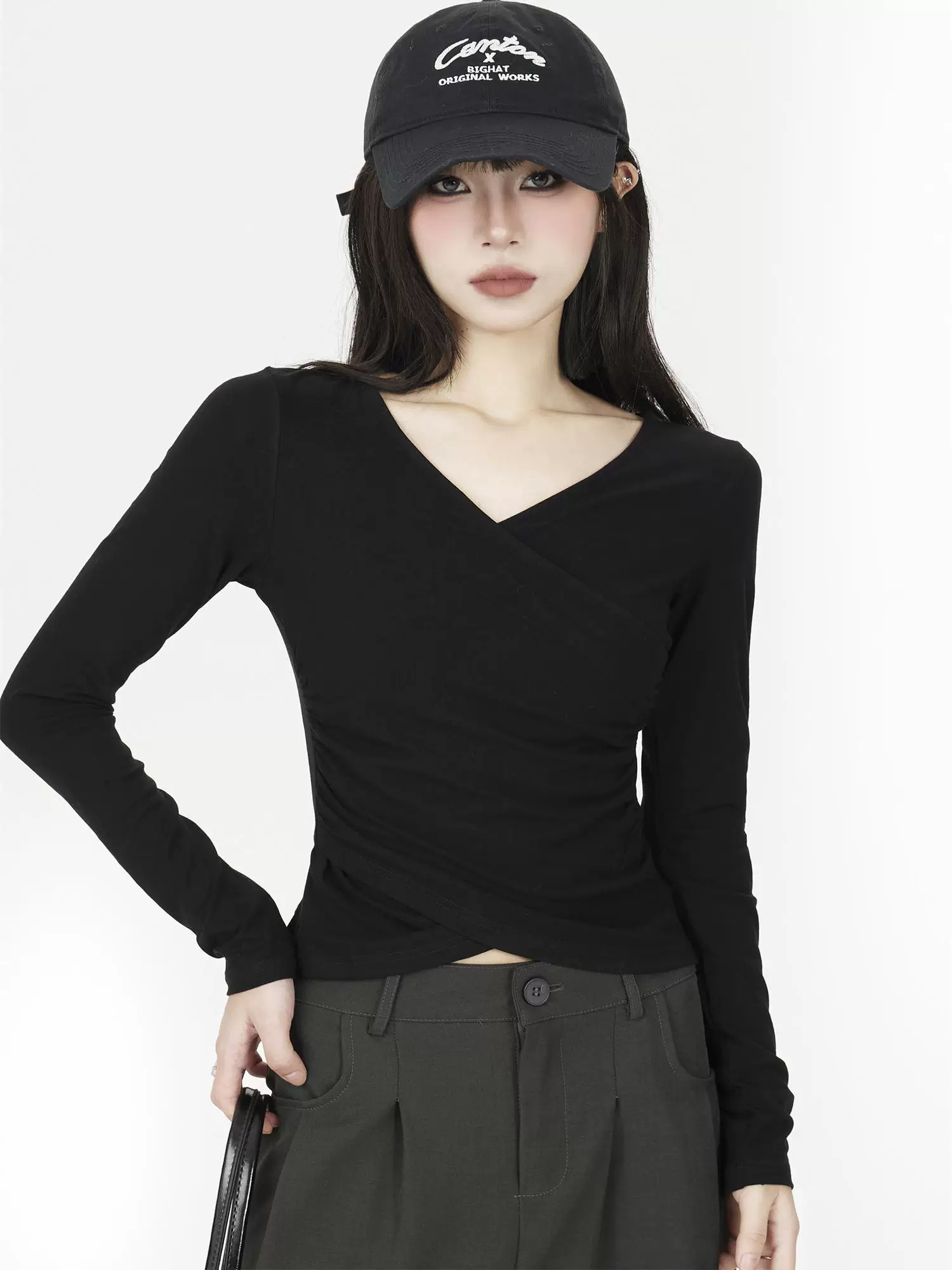 Vネック ギャザークロストップス 商品写真