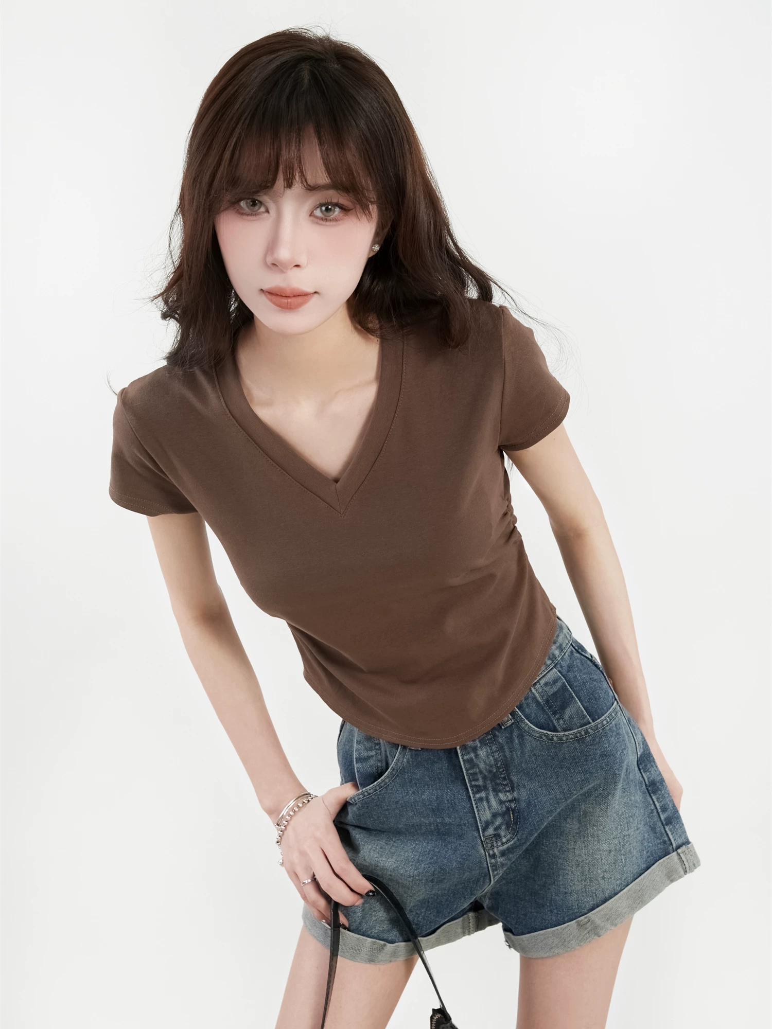 Vネック ショート丈 半袖Tシャツ 商品写真