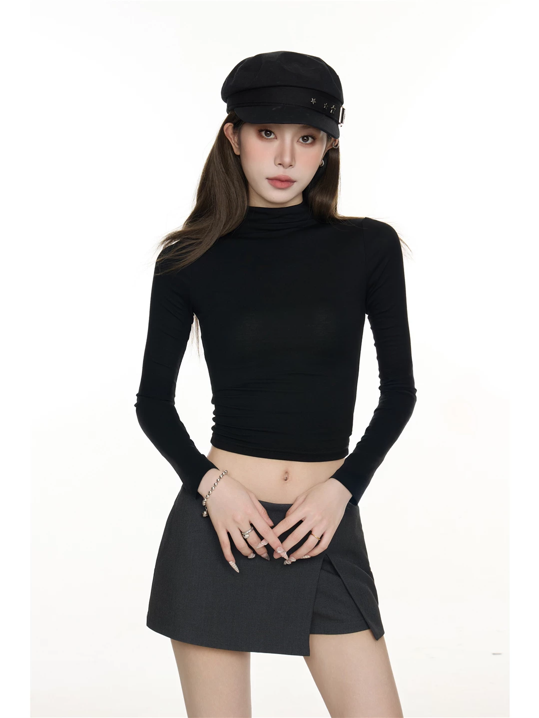 タートルネック ショート丈 長袖Tシャツ 商品写真
