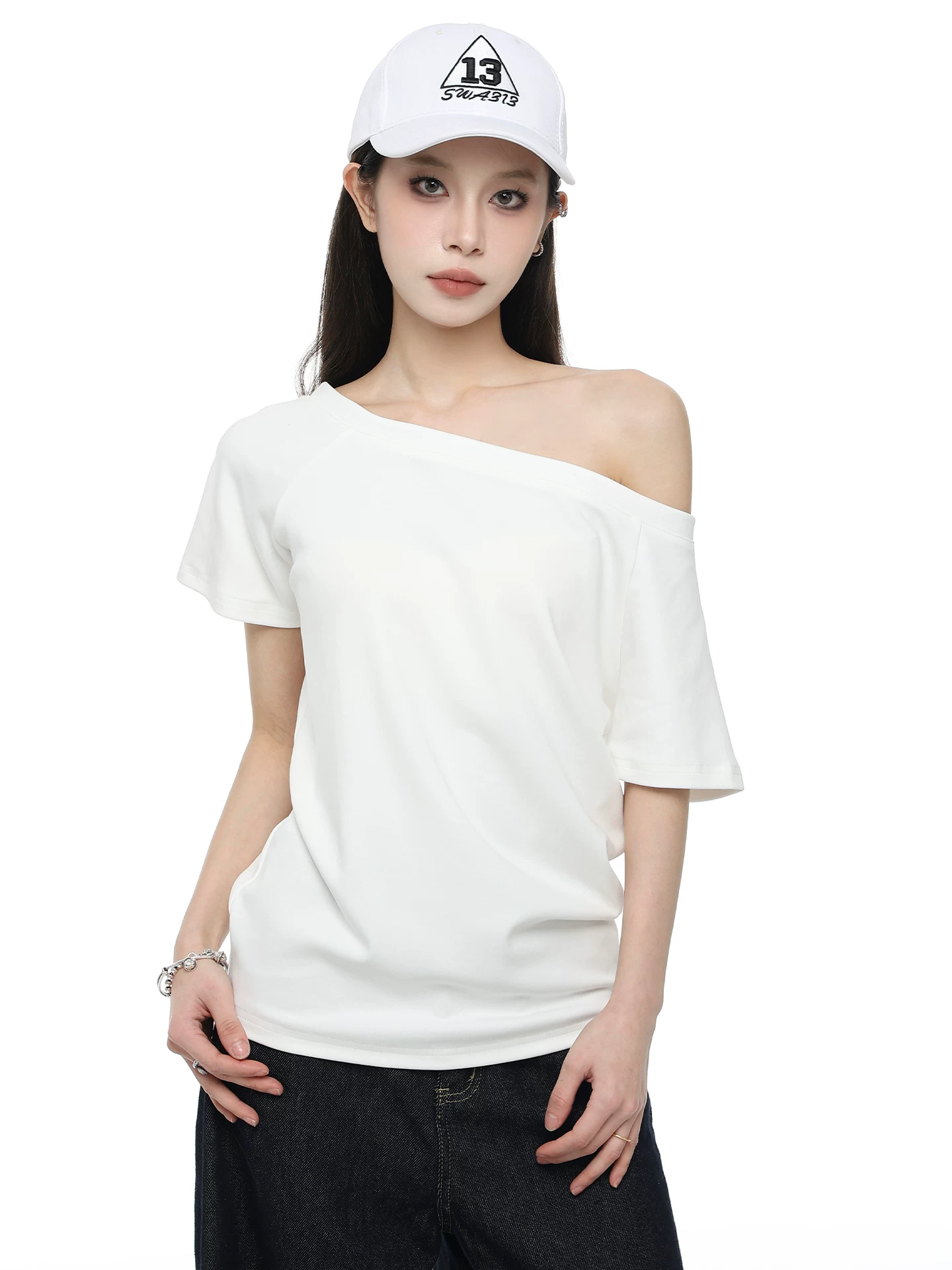 オフショルダー 半袖Tシャツ 商品写真