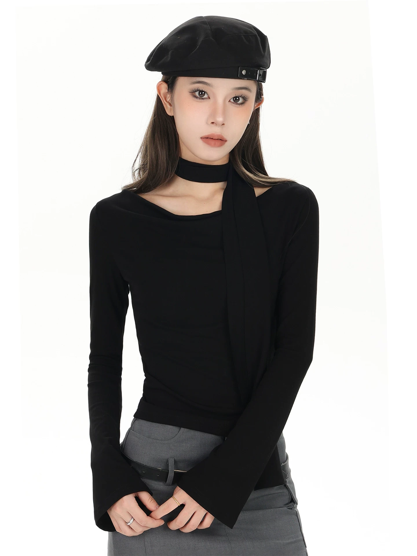 オフショルダー ドレープネック 長袖Tシャツ 商品写真