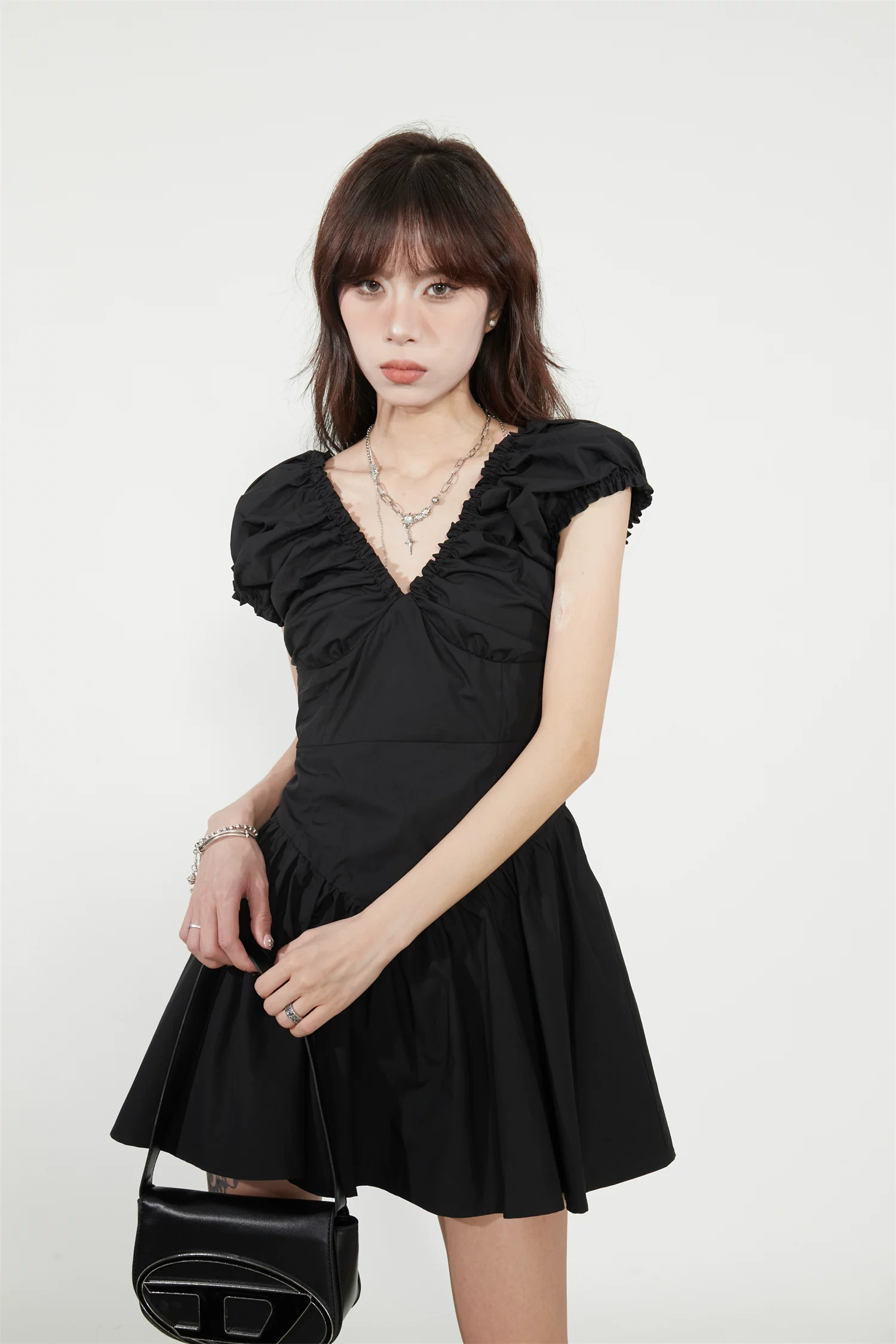 ギャザー Vネック ミニワンピース 商品写真