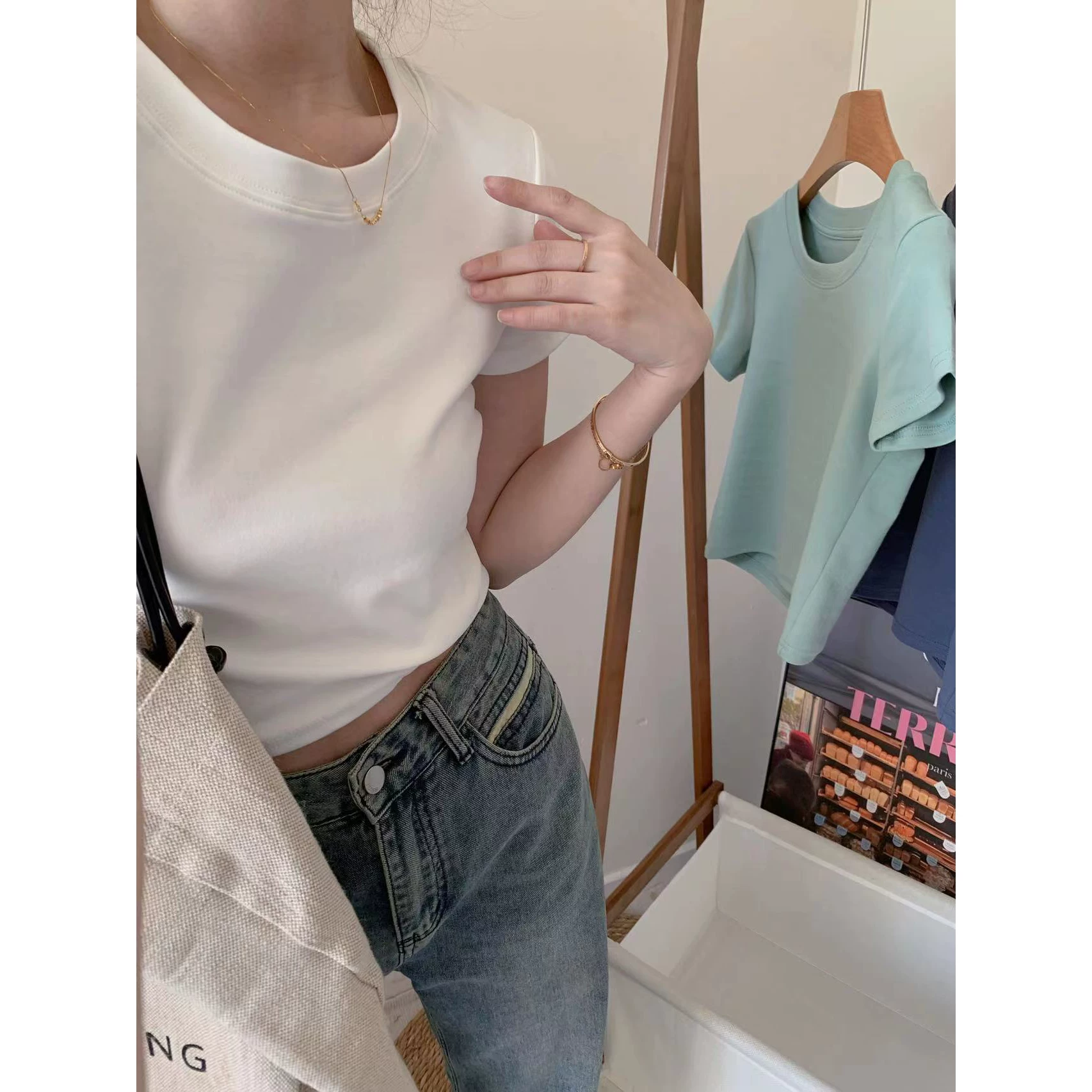 ショート丈 半袖Tシャツ 商品写真