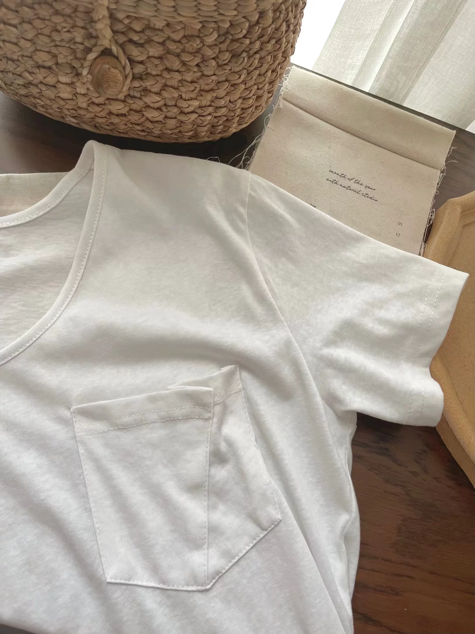 Uネック 半袖Tシャツ 商品写真