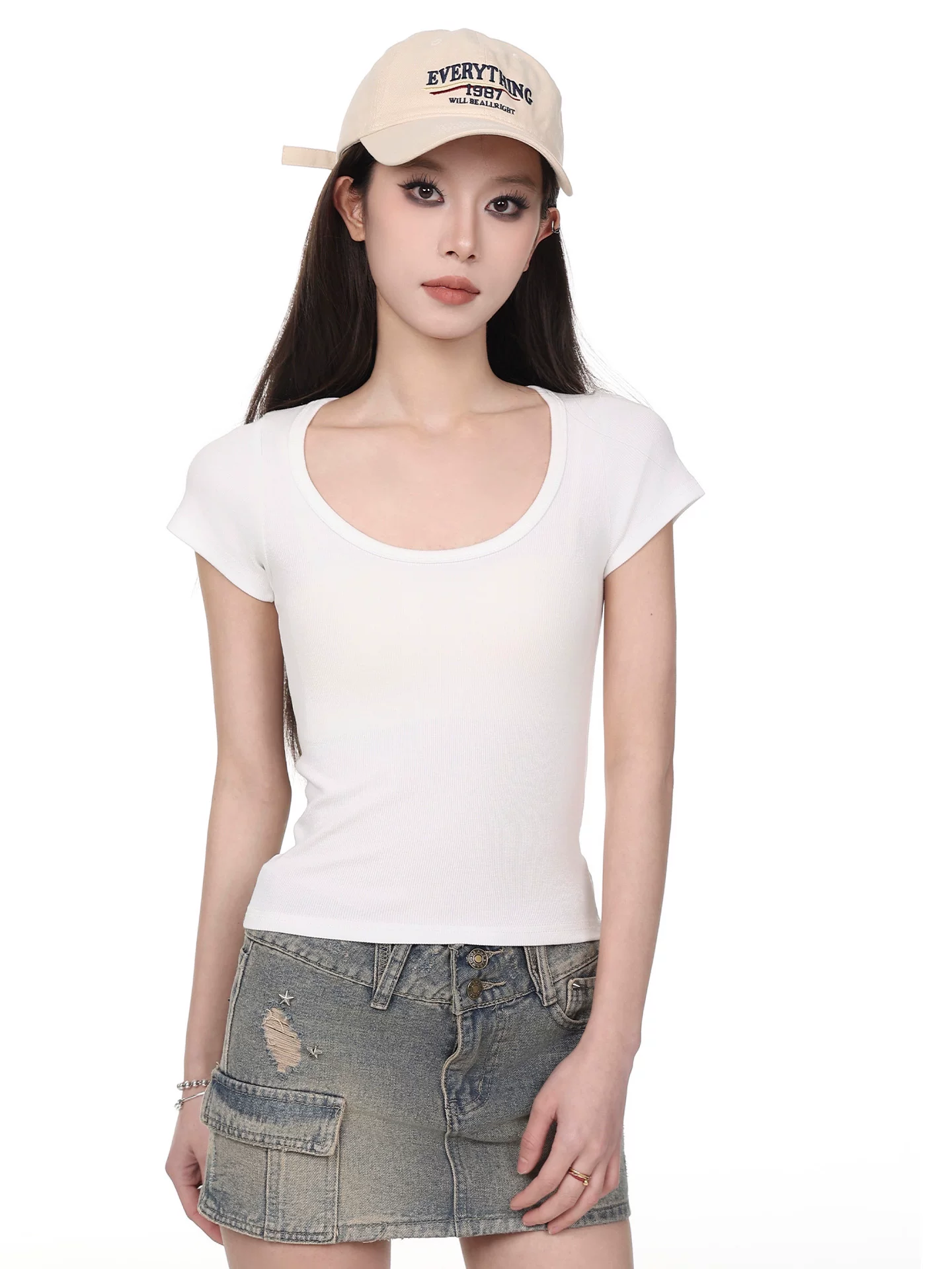 Uネック ショート丈 半袖Tシャツ 商品写真