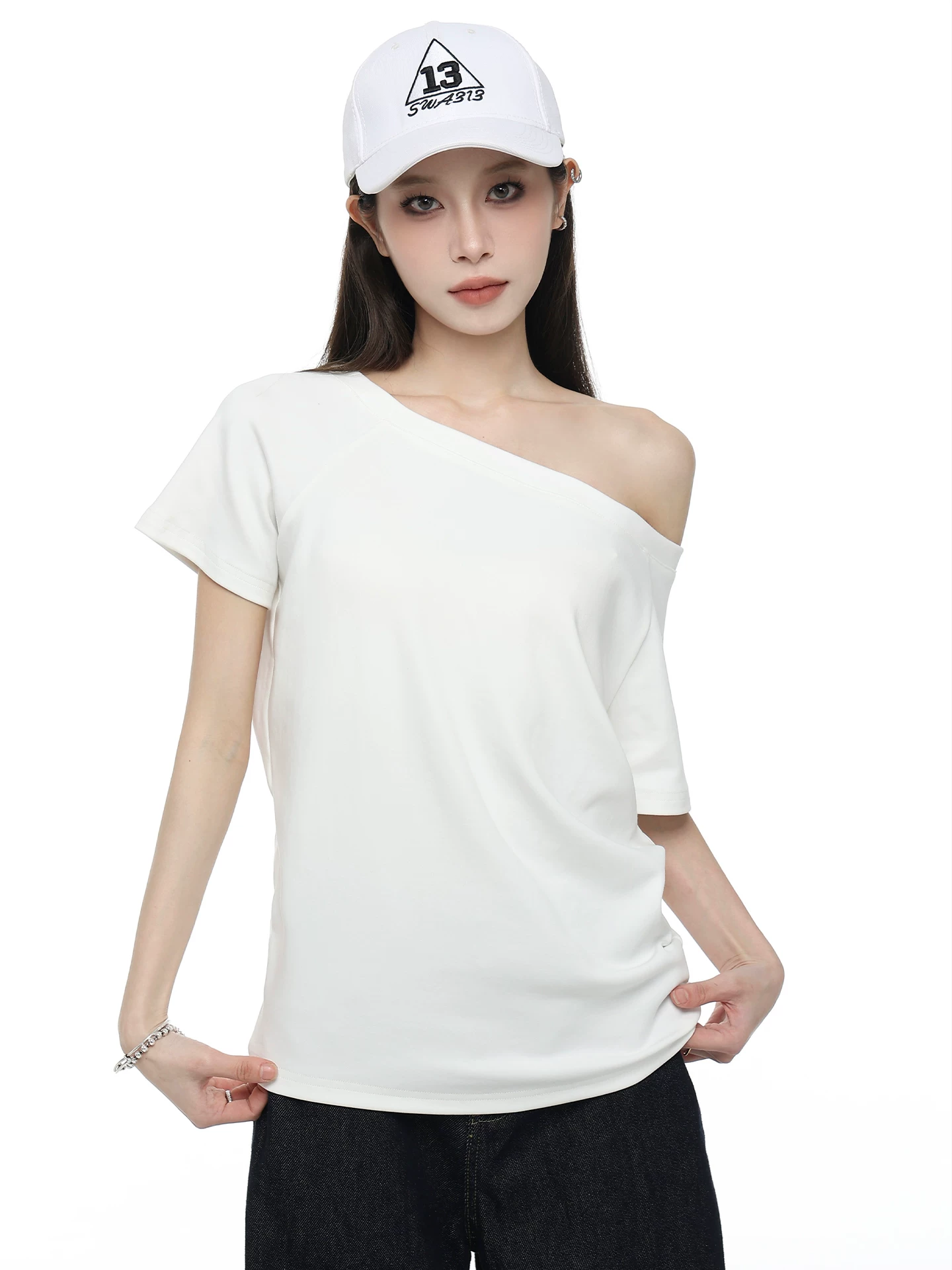 オフショルダー 半袖Tシャツ 商品写真