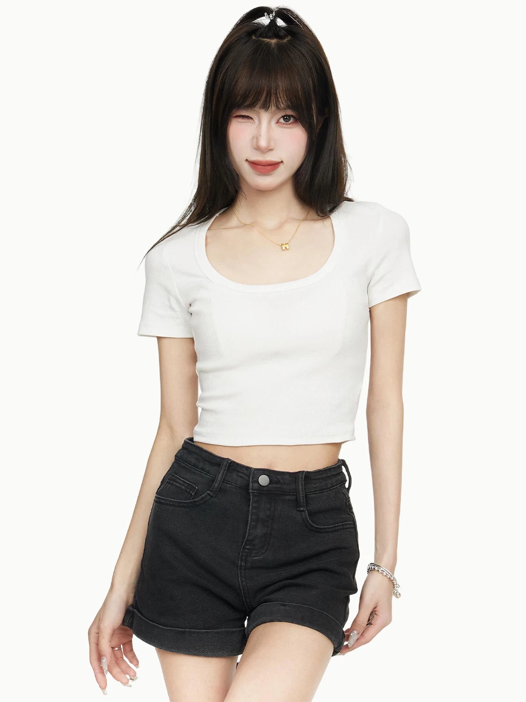 スクエアネック ショート丈 半袖Tシャツ 商品写真