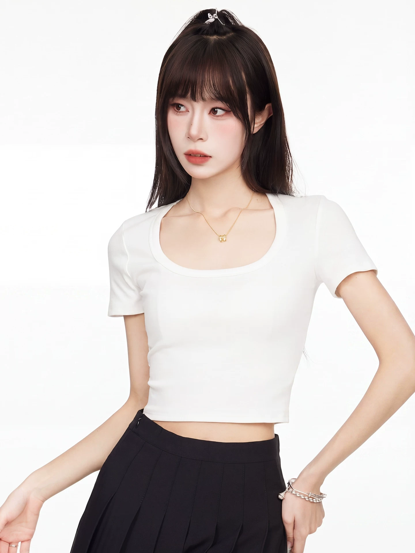 スクエアネック ショート丈 半袖Tシャツ 商品写真