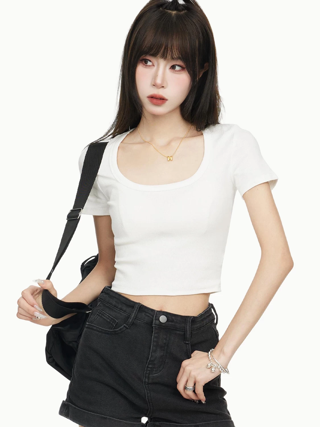 スクエアネック ショート丈 半袖Tシャツ 商品写真