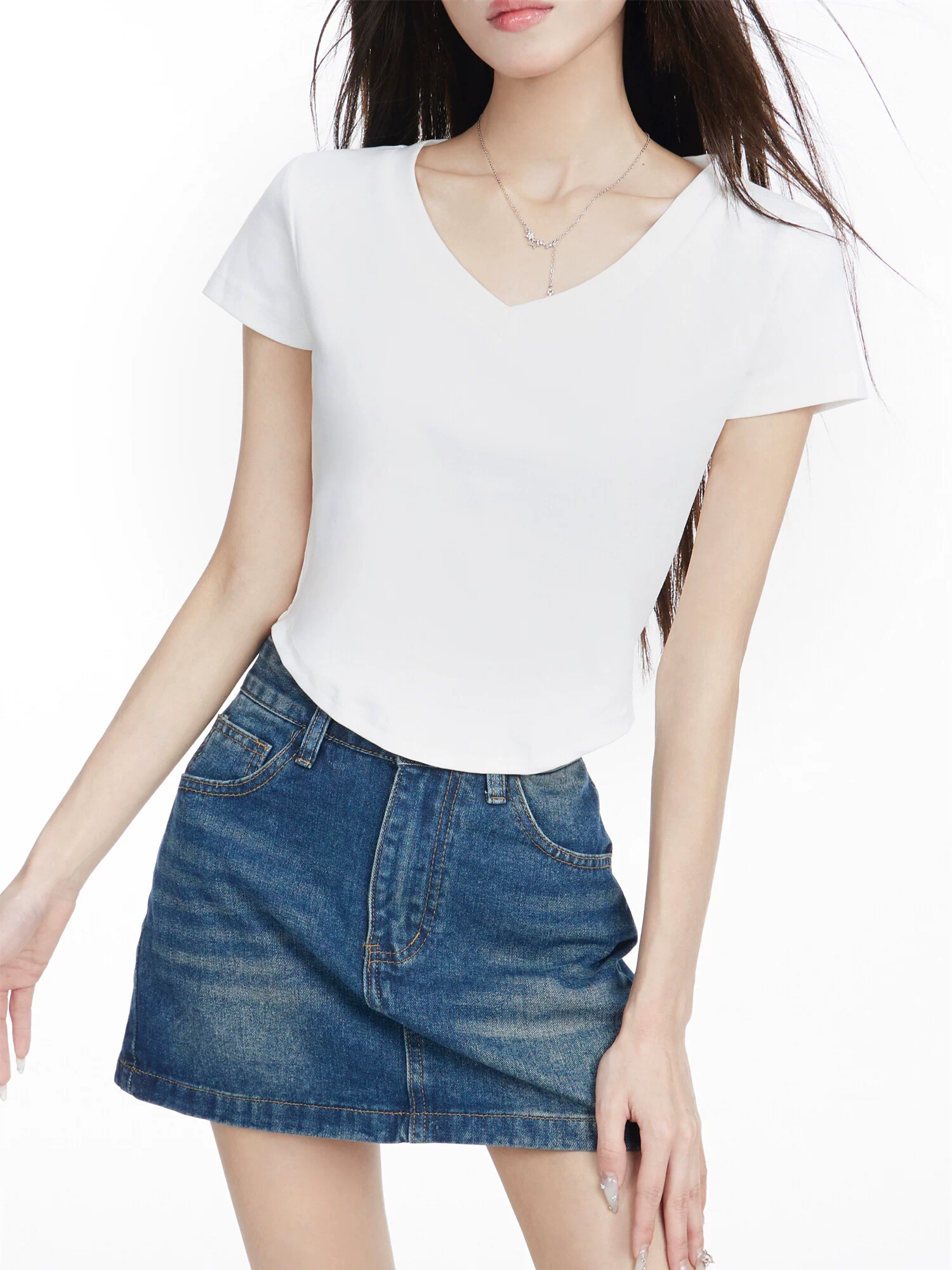 Vネック ショート丈 半袖Tシャツ 商品写真