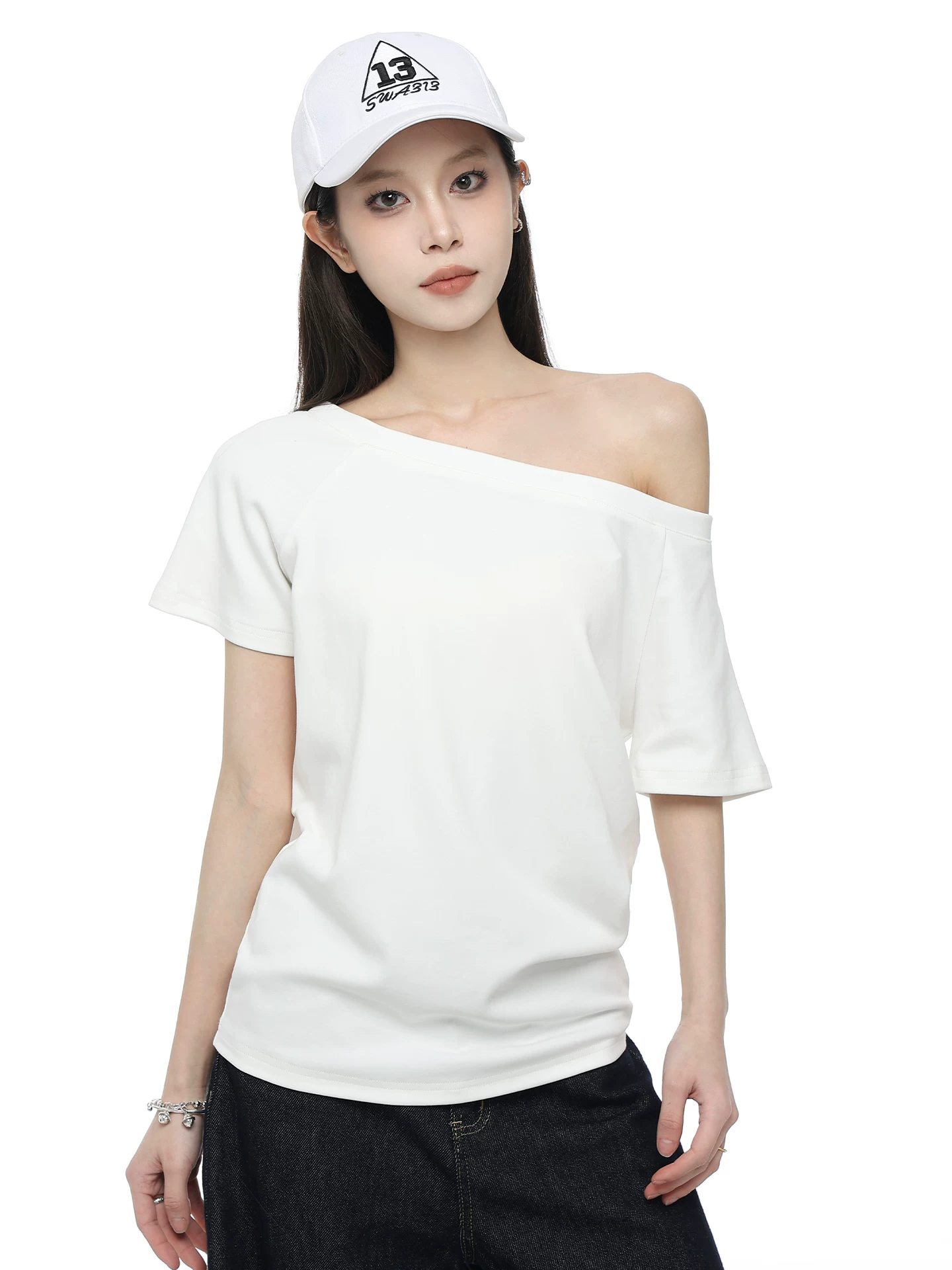 オフショルダー 半袖Tシャツ 商品写真