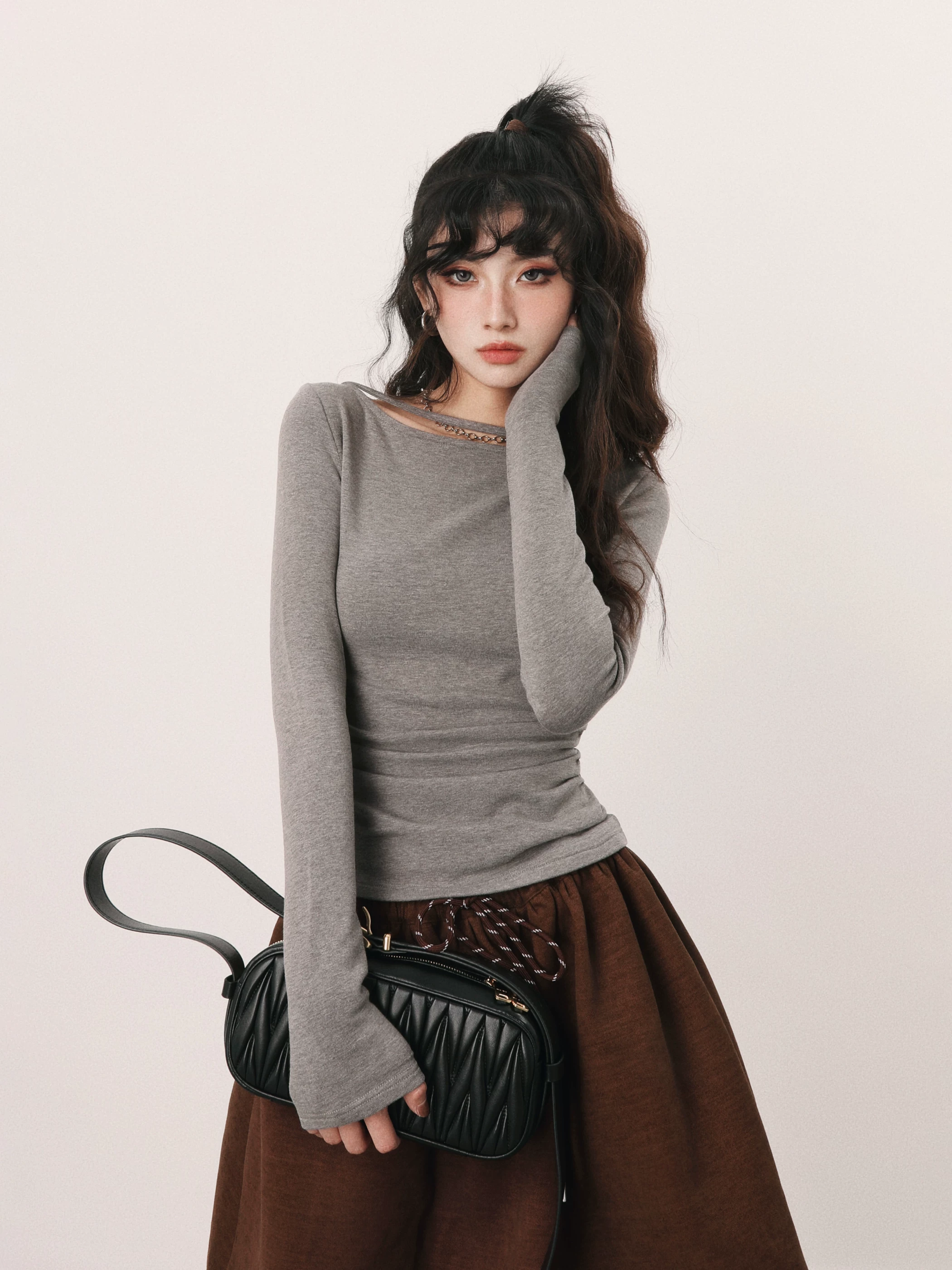 フィットシルエット 長袖トップス 商品写真