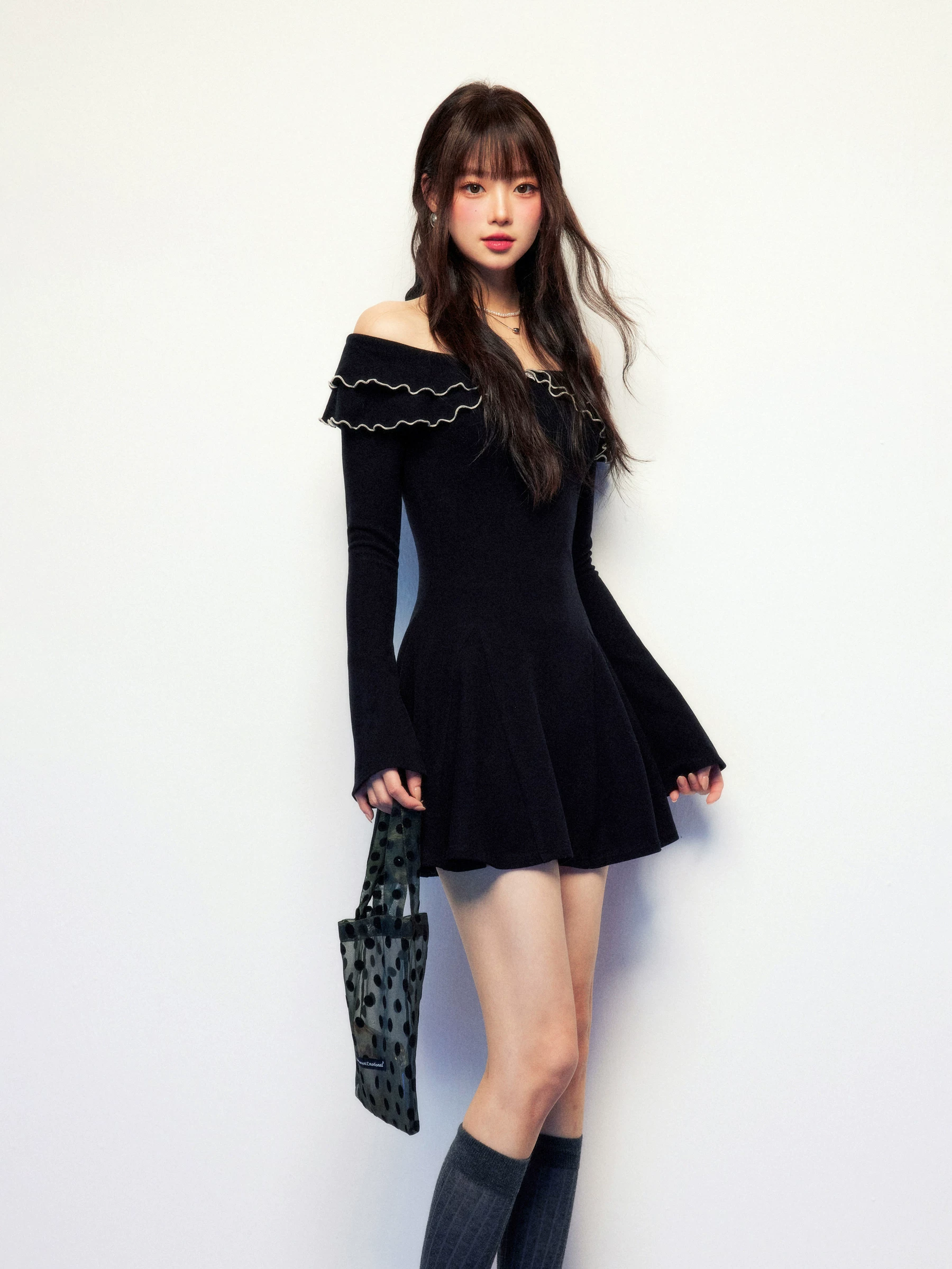 フリルネック 長袖フレアミニワンピース 商品写真