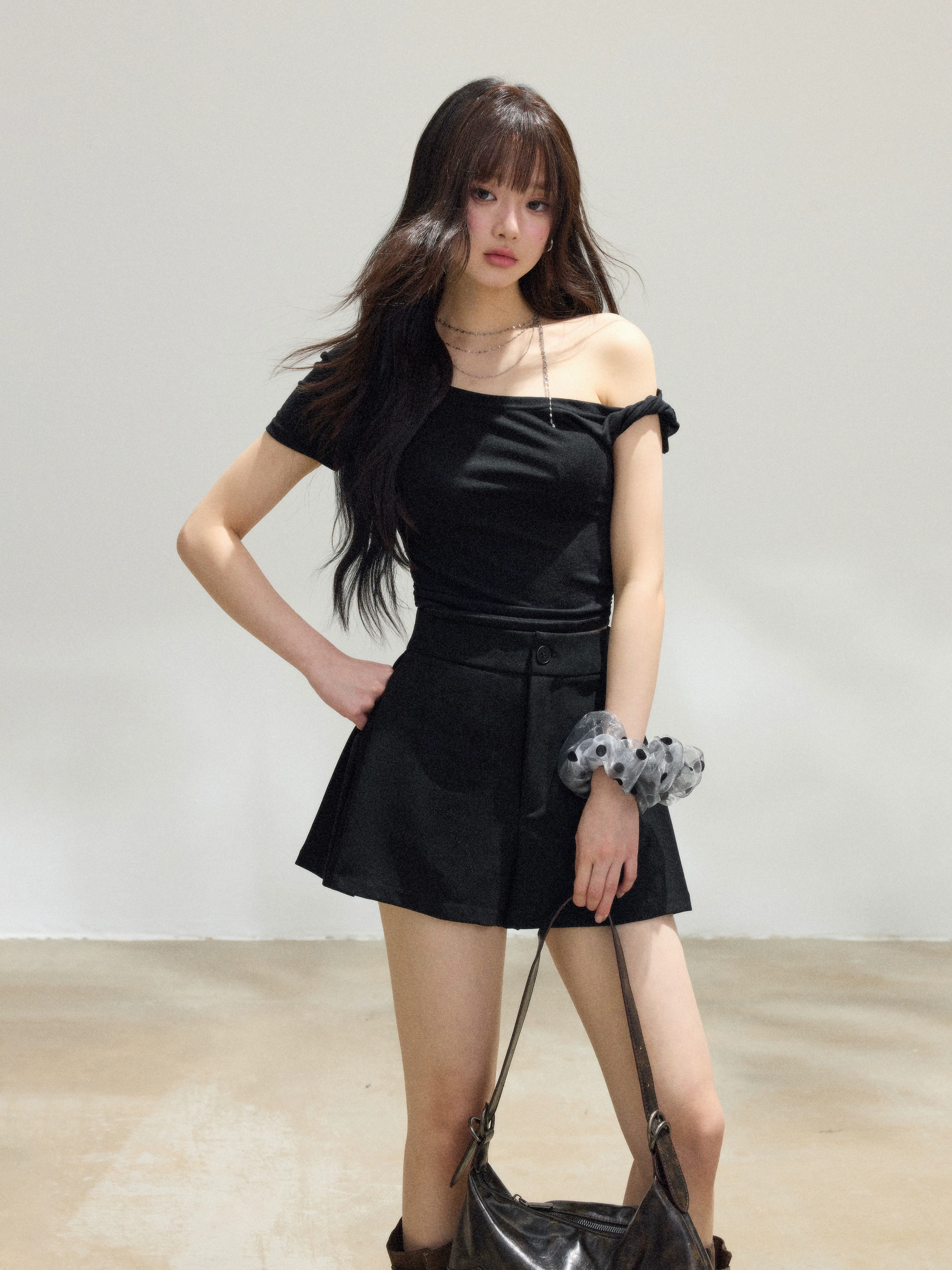 ブラック ハイウエスト Aラインショートパンツ 商品写真