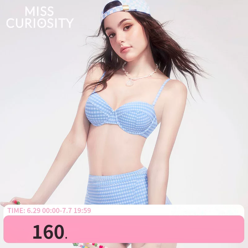 トライアングルビキニのセパレート水着　ワイヤー入りパッド付き