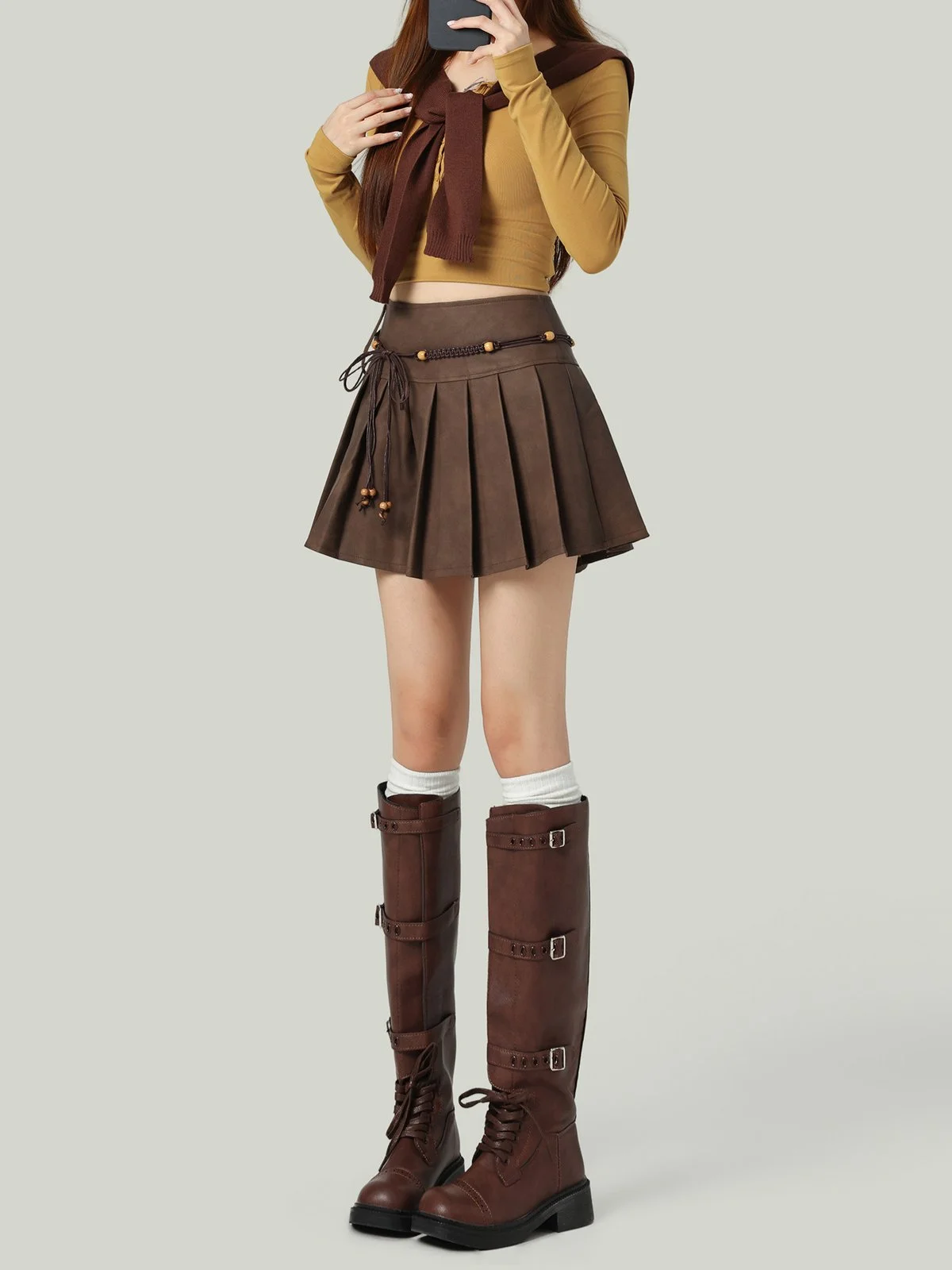 LA CHAPELLE PUレザー風 ハイウエスト プリーツミニスカート ブラウン ベルト付き｜商品写真