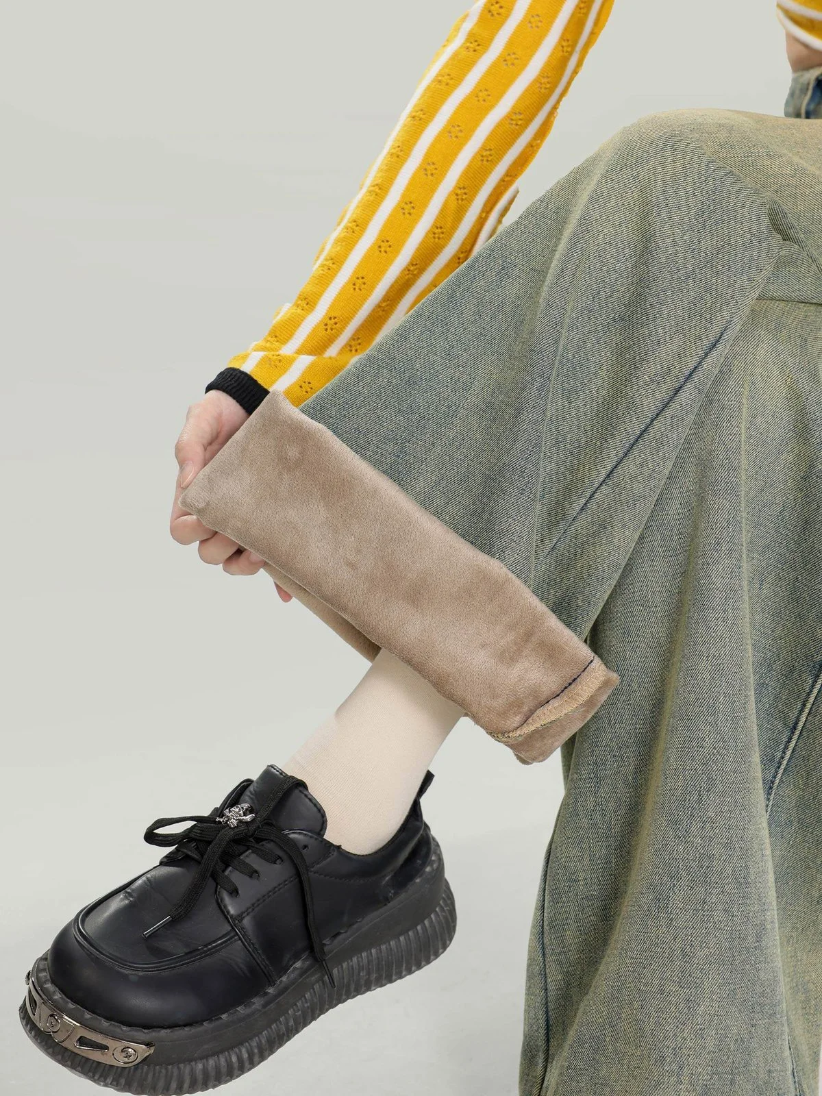 LA CHAPELLE ハイウエスト ユーズド加工 スリム フレアデニムパンツ ブルー｜商品写真