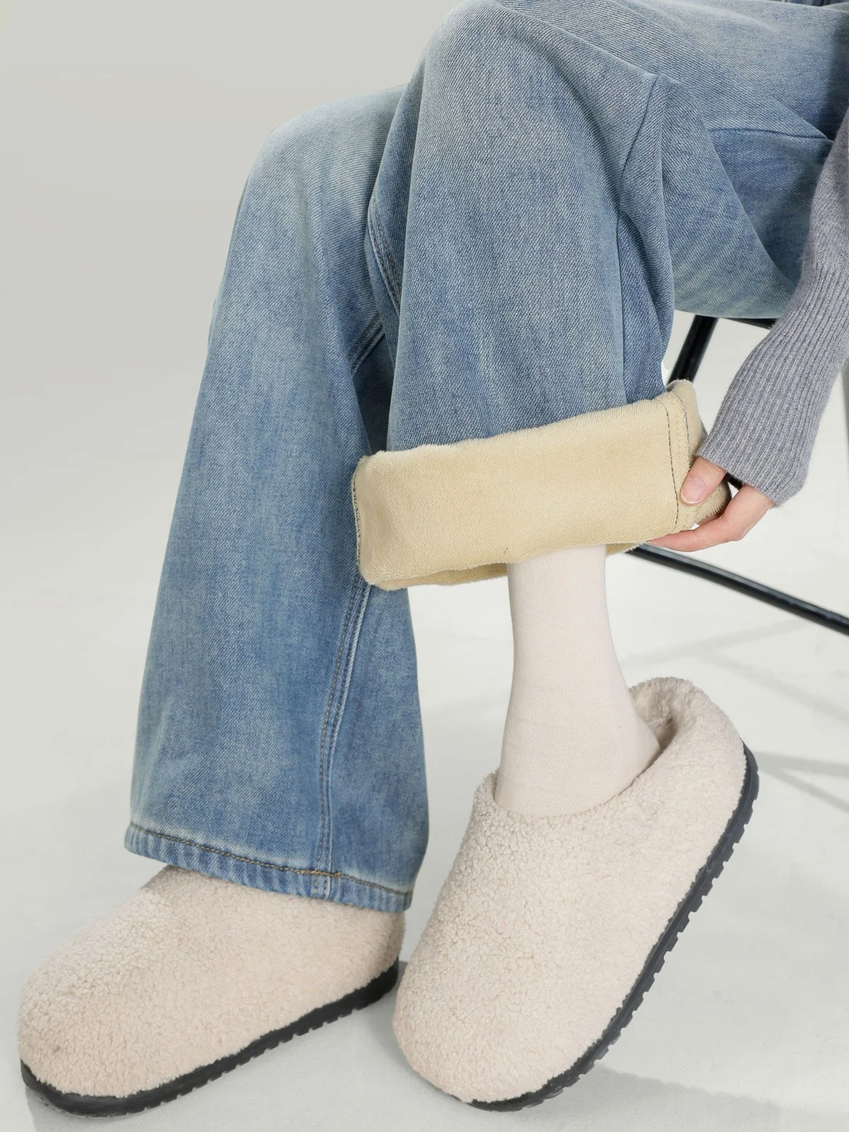 LA CHAPELLE ハイウエスト すっきりワイドストレート デニムパンツ ライトブルー｜商品写真