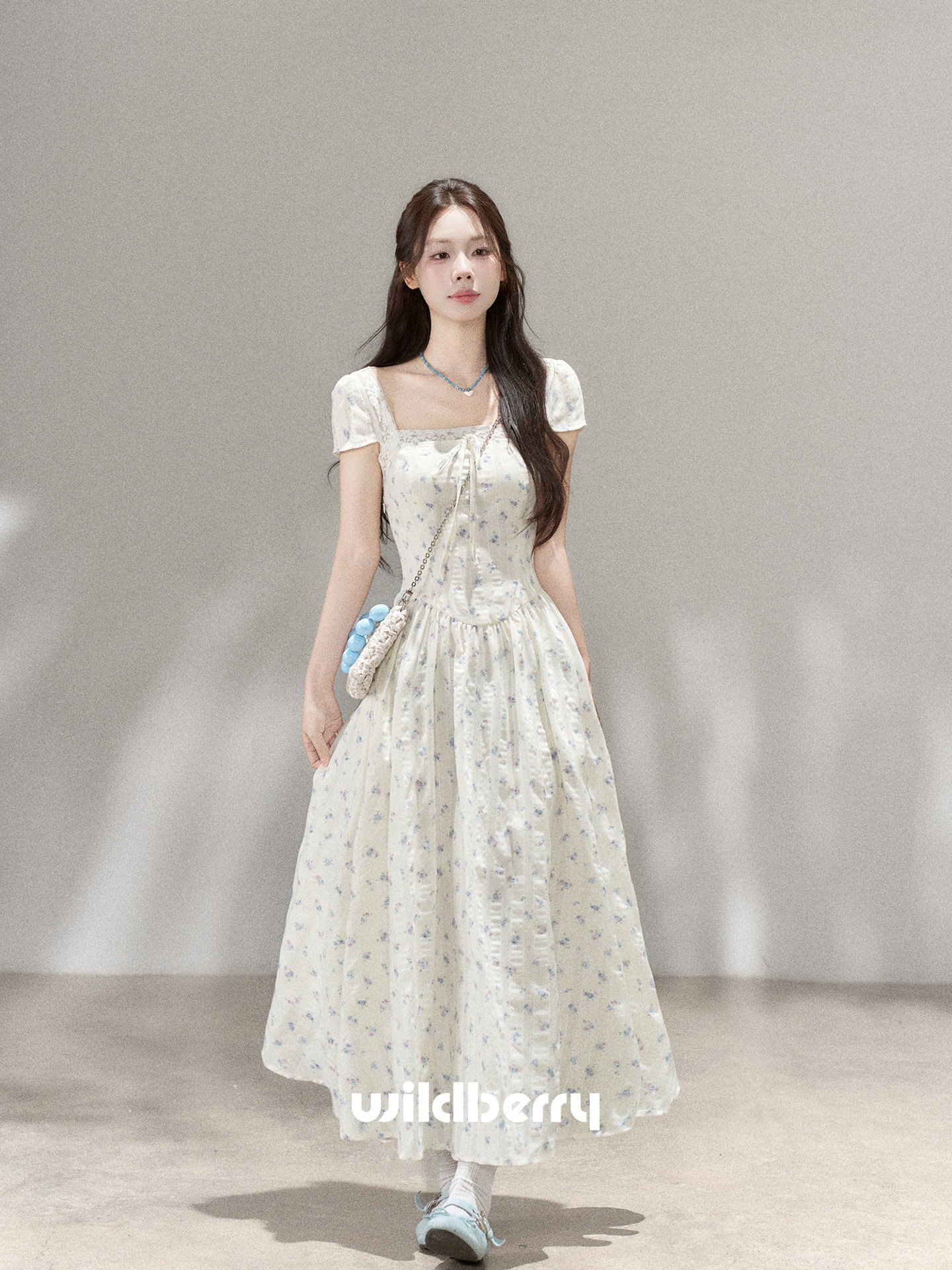Wildberry スクエアネック 小花柄ロングワンピース