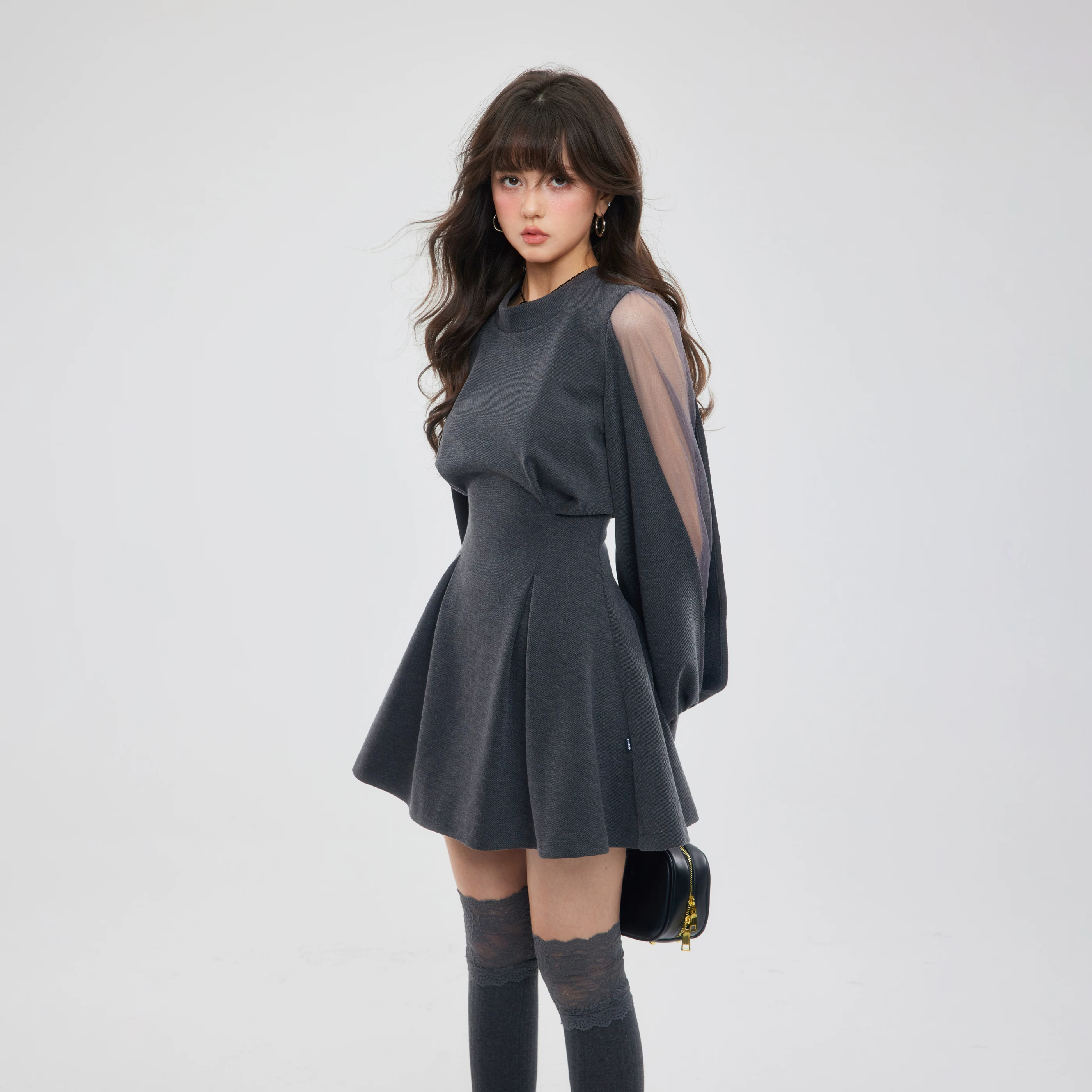 長袖フィットシルエット ミニワンピース